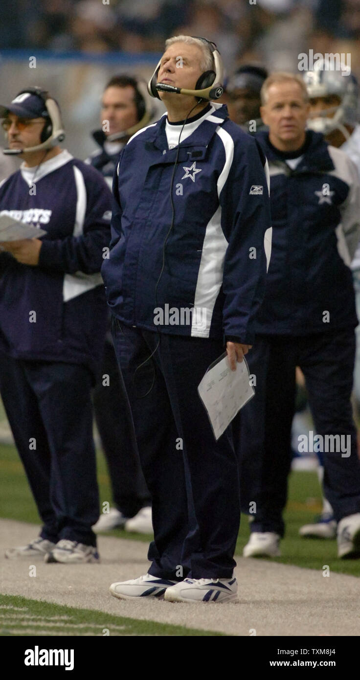 Dallas Cowboys head coach Bill Parcells stares up at the scoreboard during play against the New Orleans Saints at Texas Stadium in Irving, TX on December 10, 2006. The Saints beat the Cowboys 42-17.  (UPI Photo/Ian Halperin) Stock Photo