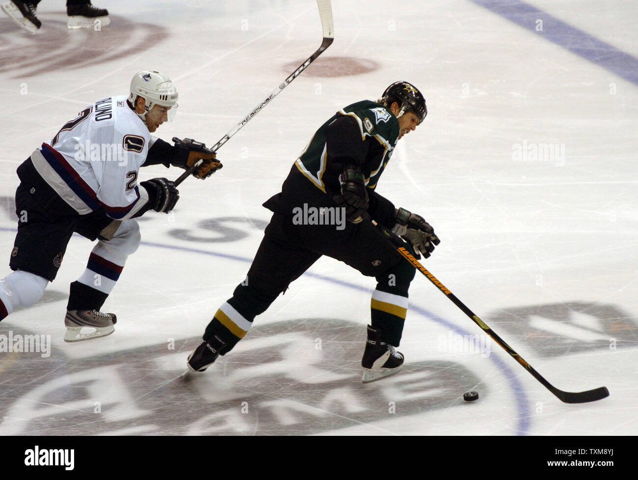 2,876 Mike Modano Usa Stock Photos, High-Res Pictures, and Images - Getty  Images