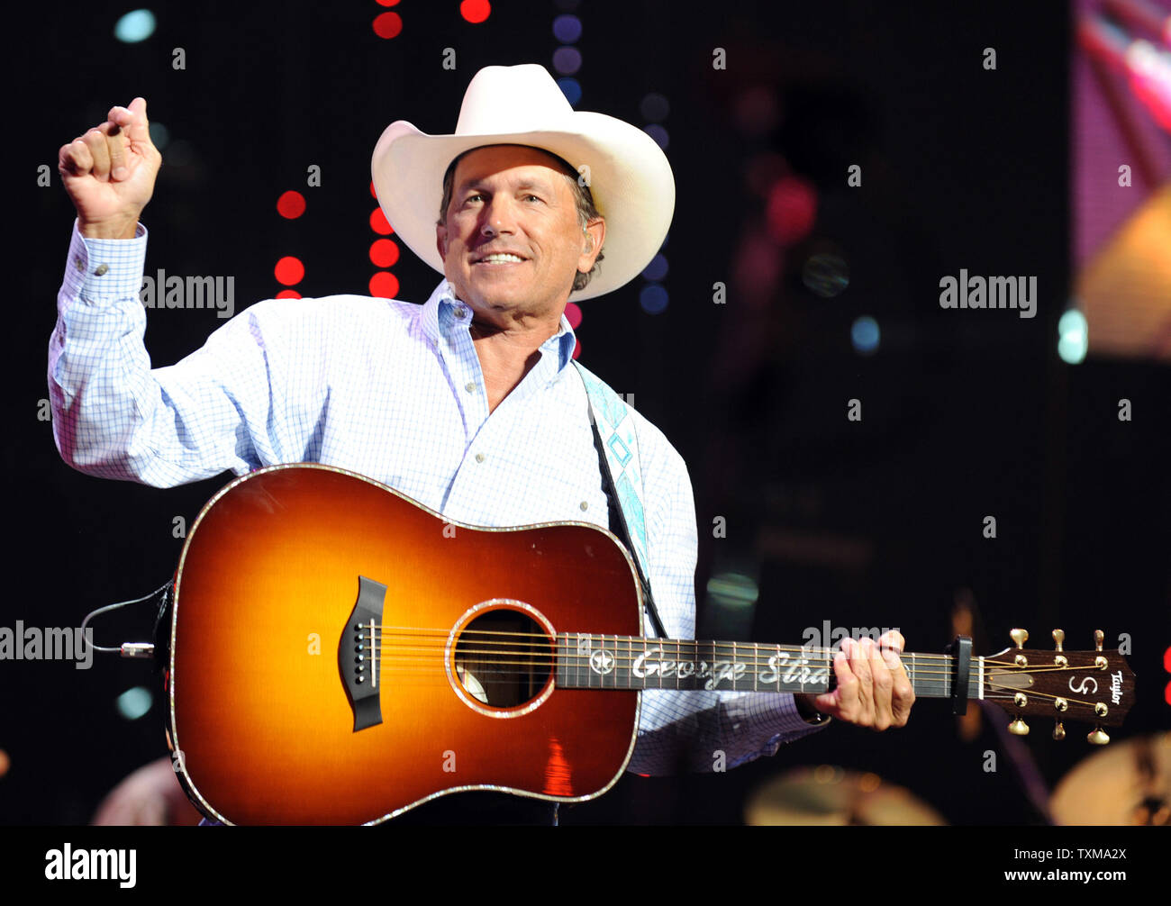 George strait hi-res stock photography and images - Alamy