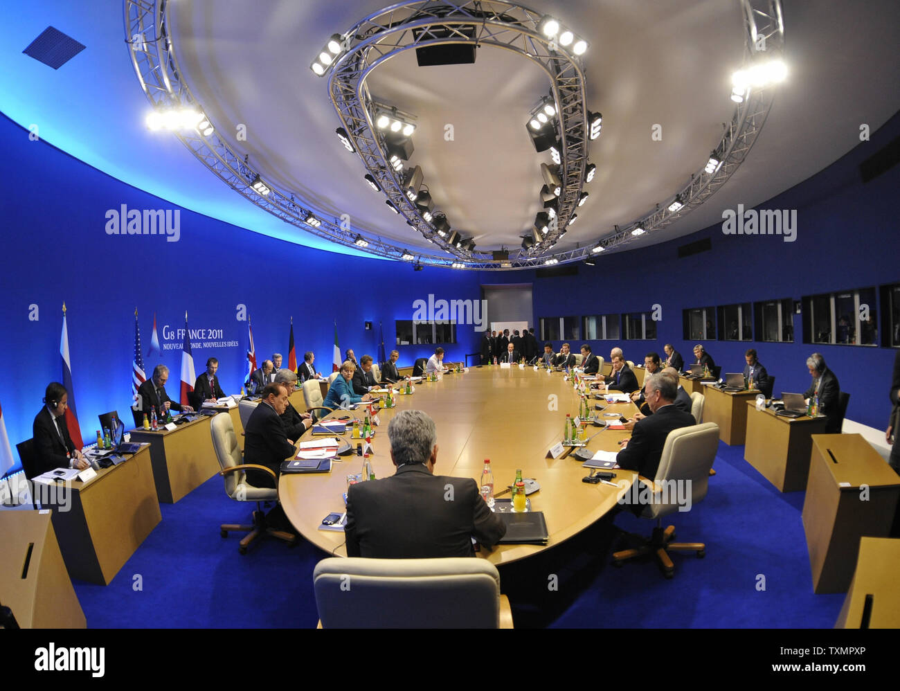 State leaders gather for a round table meeting at the G8 Summit in Deauville, France, May 26, 2011.  UPI Stock Photo