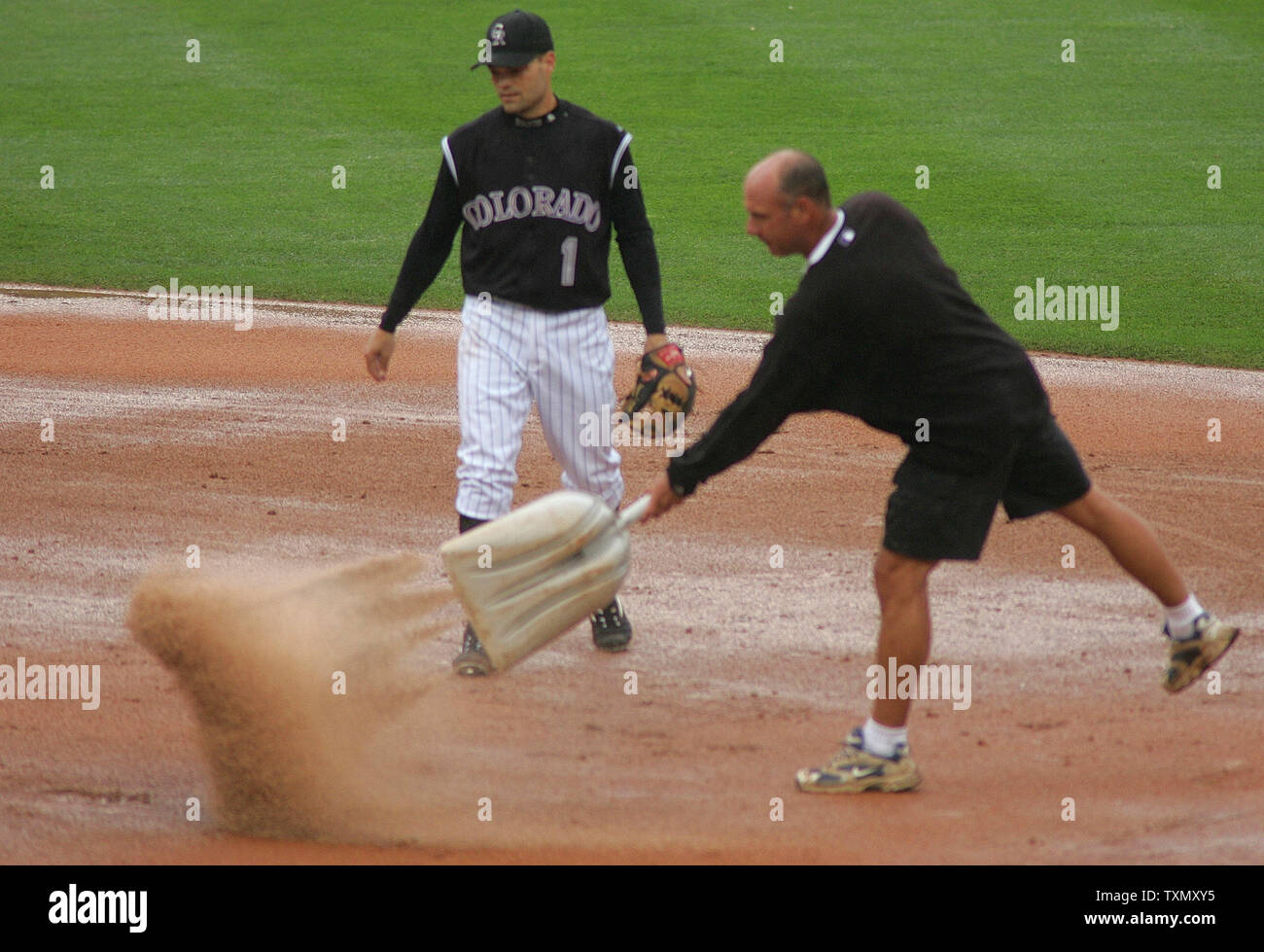 Rockies groundskeeper Mark Razum beat cancer, cherishes his 28th home  opener at Coors Field – Greeley Tribune