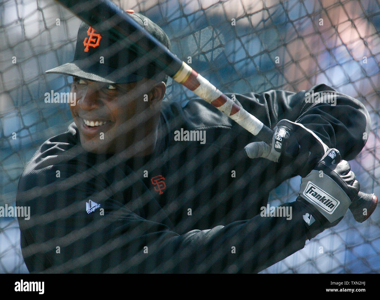 On this date, 2006: Barry Bonds hits 714th career homer, ties Babe