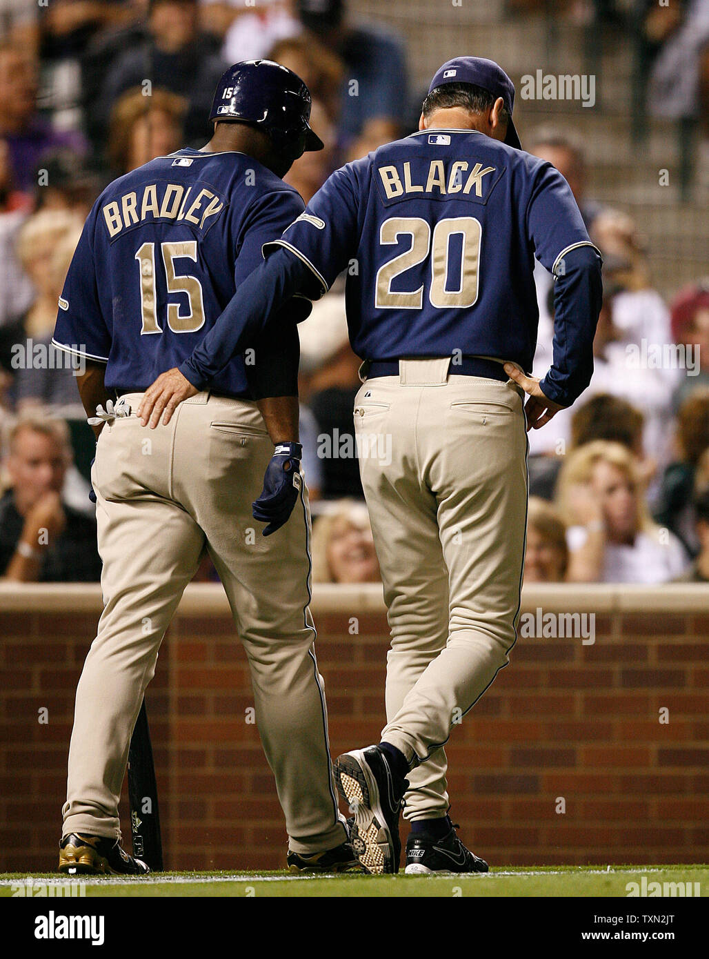 2015 San Diego Padres Bud Black #20 Game Issued Grey Jersey