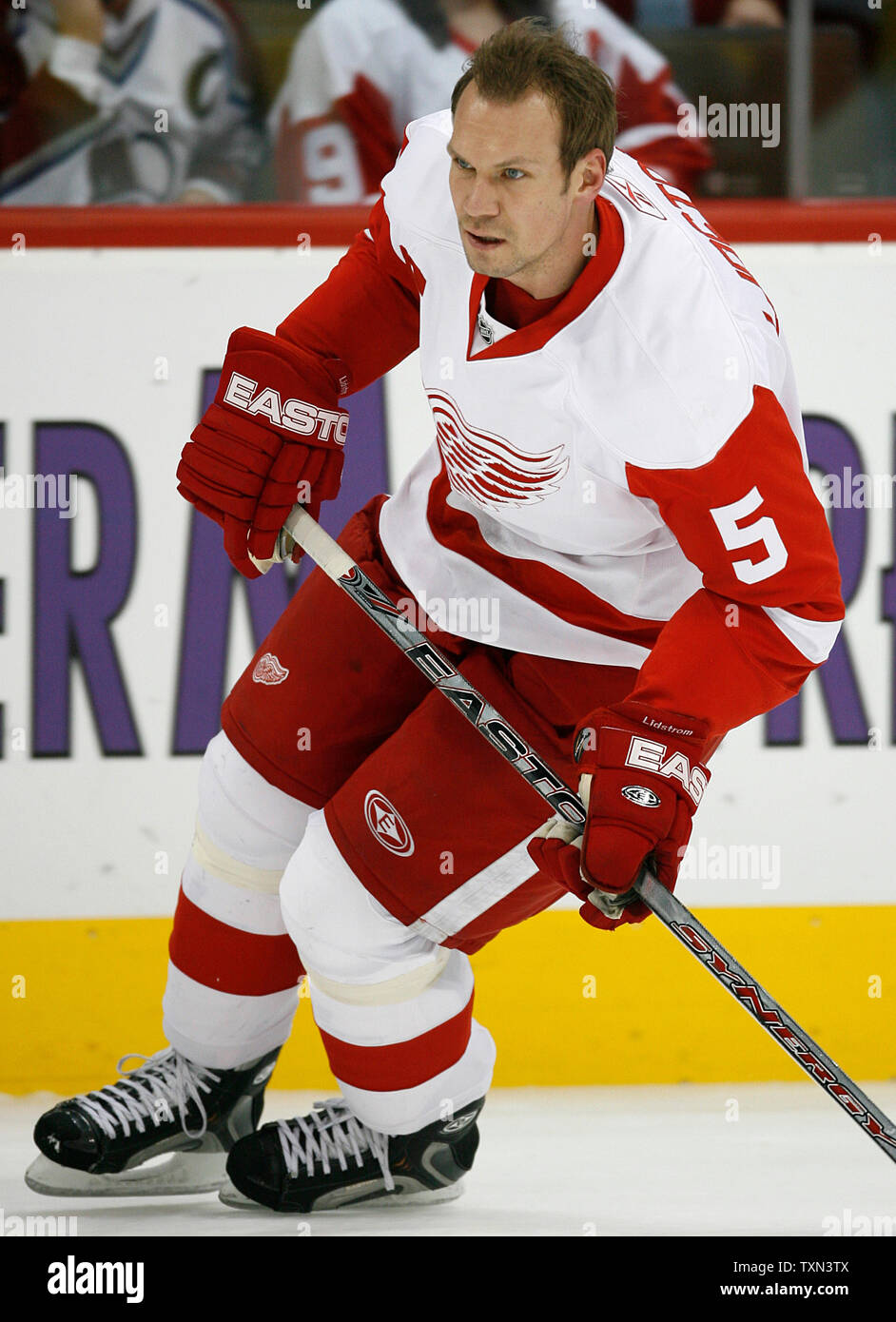 Pavel Datsyuk, ex-Detroit Red Wings star, signs with hometown team