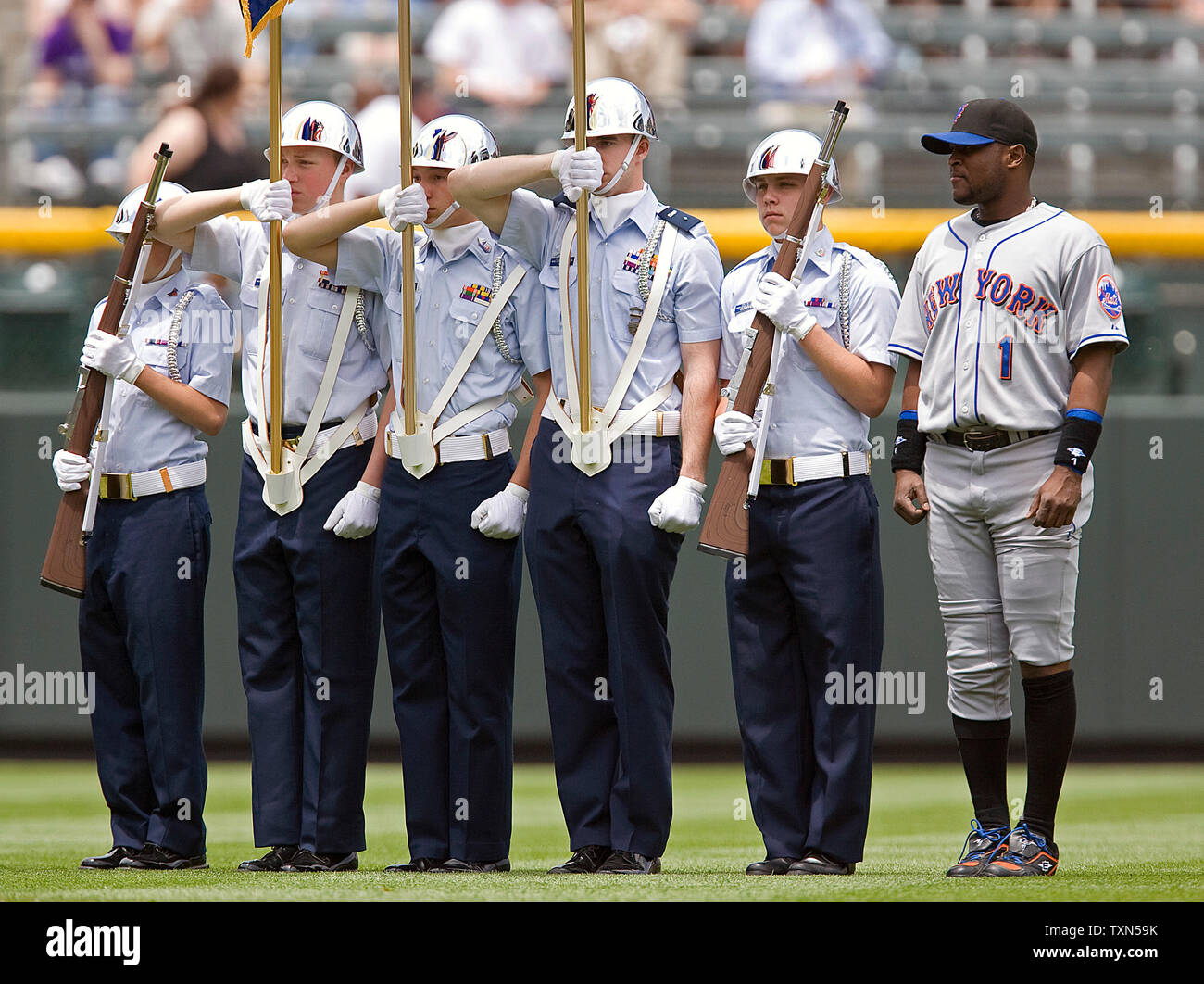 https://c8.alamy.com/comp/TXN59K/new-york-mets-second-baseman-luis-castillo-1-stands-with-the-united-states-civil-air-patrol-honor-guard-just-before-the-playing-of-the-national-anthem-at-coors-field-in-denver-on-may-25-2008-upi-photogary-c-caskey-TXN59K.jpg