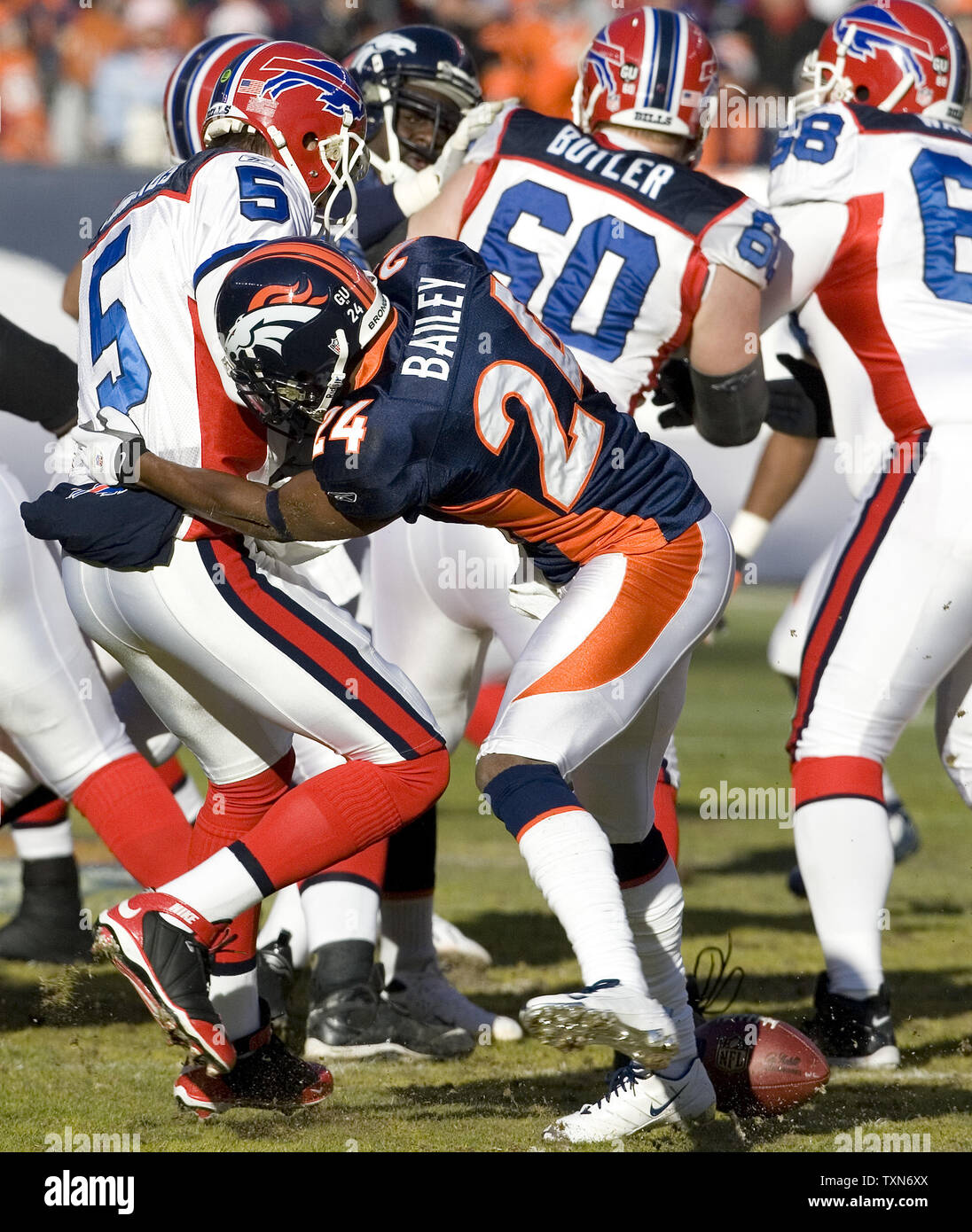 Washington Commanders cornerback Benjamin St-Juste (25) against the Denver  Broncos of an NFL football game Sunday September 17, 2023, in Denver. (AP  Photo/Bart Young Stock Photo - Alamy