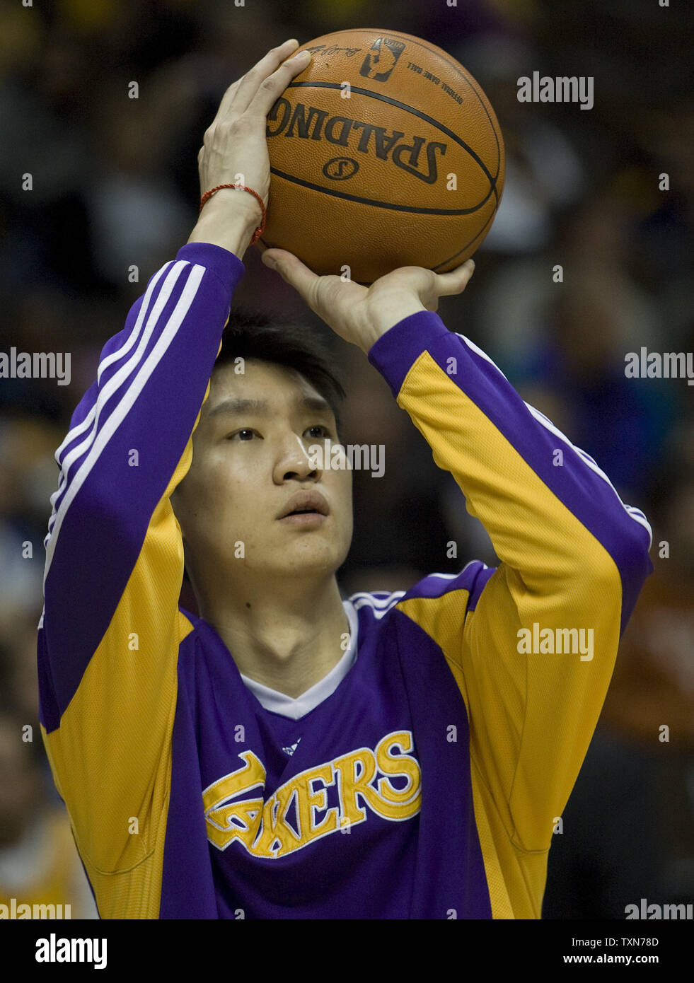 sun yue lakers jersey