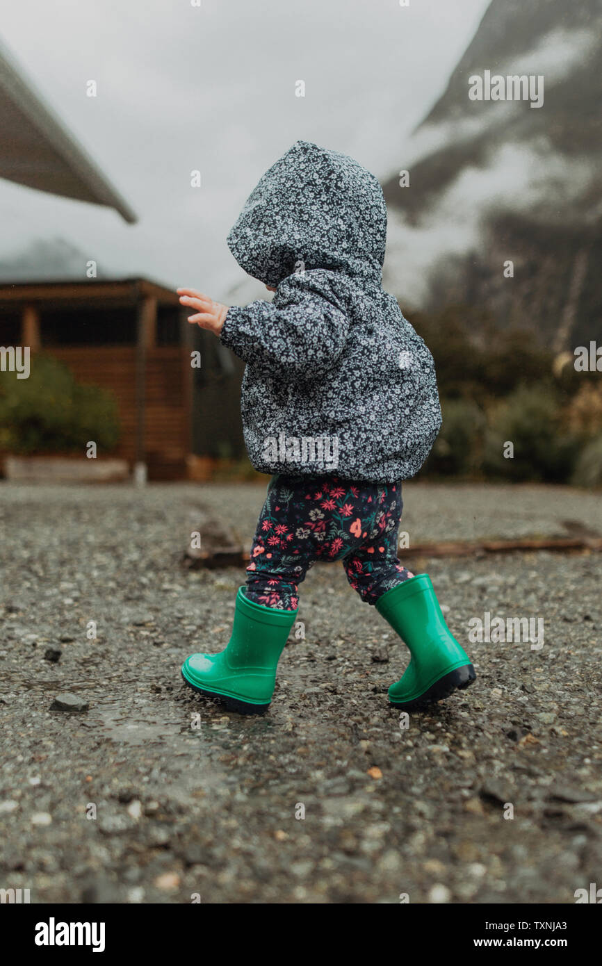 Baby exploring nature, Queenstown, Canterbury, New Zealand Stock Photo