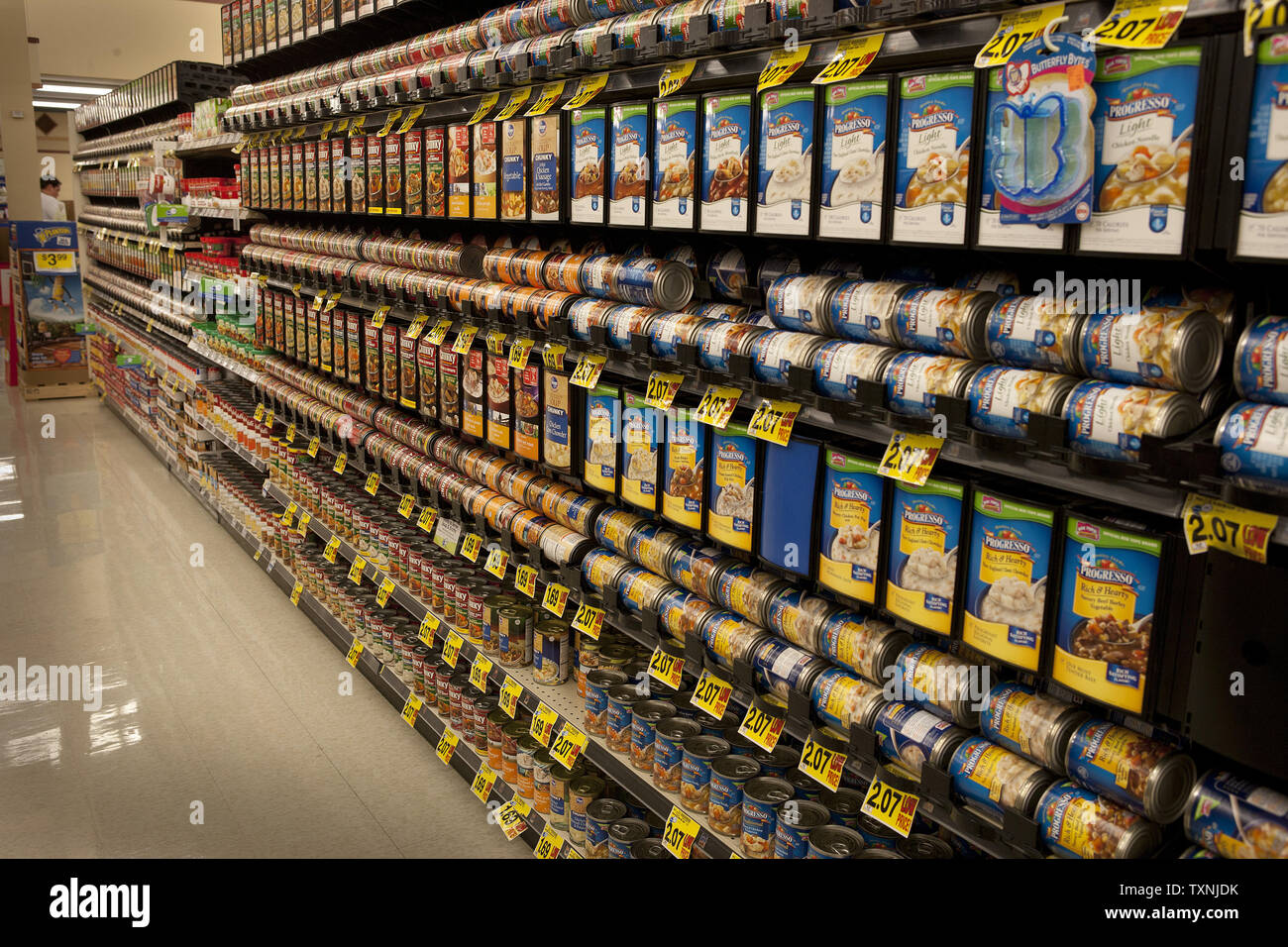 Canned soup aisle hires stock photography and images Alamy