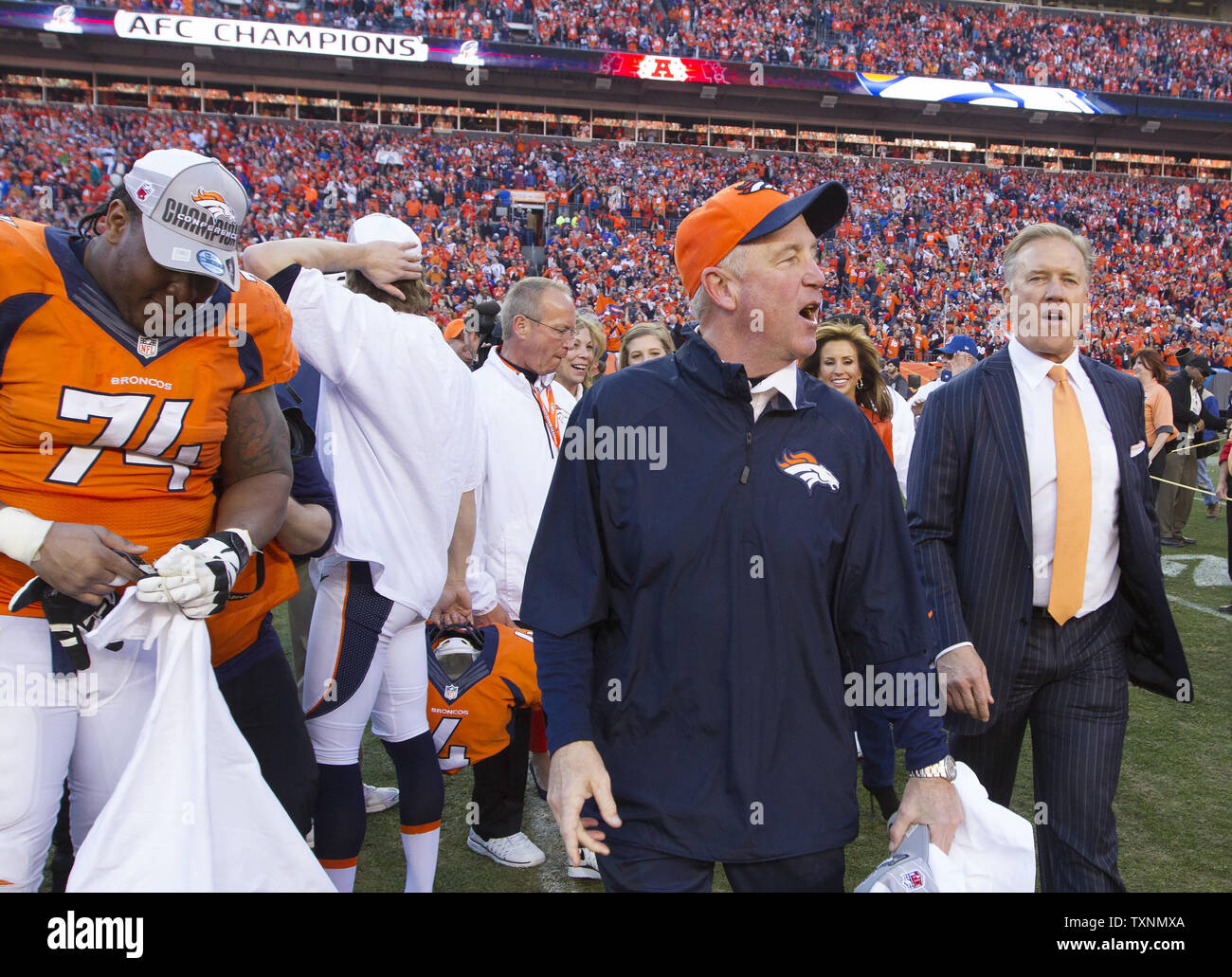 John Elway of the Denver Broncos during the AFC Championship game 1/11/98  Stock Photo - Alamy