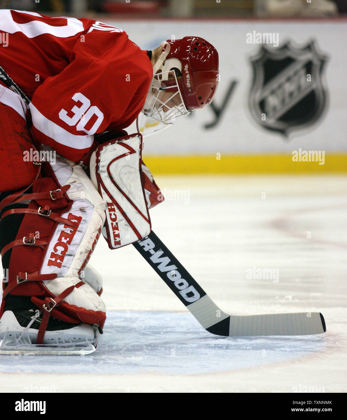 Red Wings goalie Chris Osgood retires after 17 seasons; Is he a Hall of  Famer? - NBC Sports