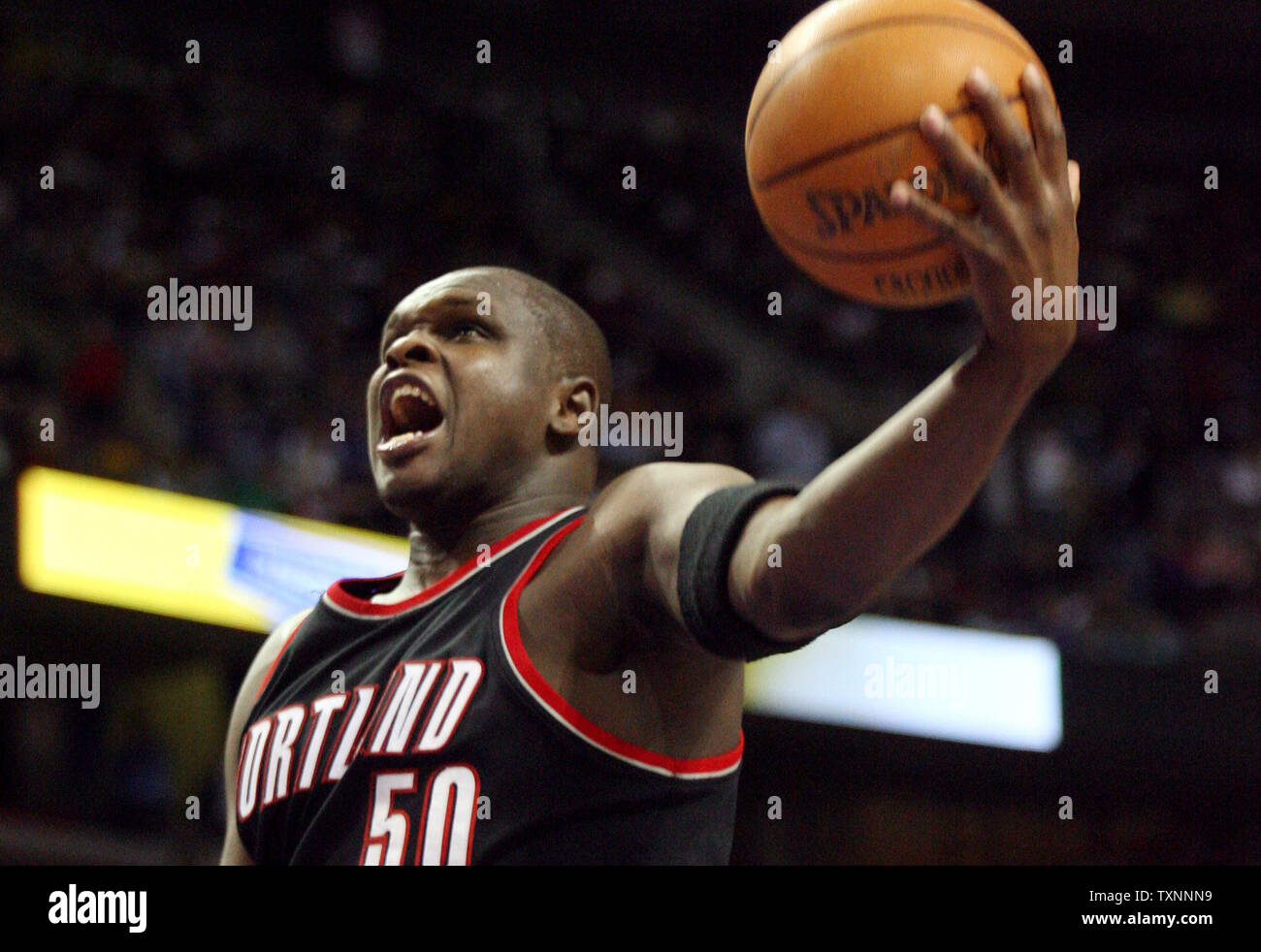 Portland Trail Blazers forward Zach Randolph (50) goes for a layup in the second quarter against the Detroit Pistons December 20, 2005 at The Palace of Auburn Hills, Michigan.  (UPI Photo/Scott R. Galvin) Stock Photo