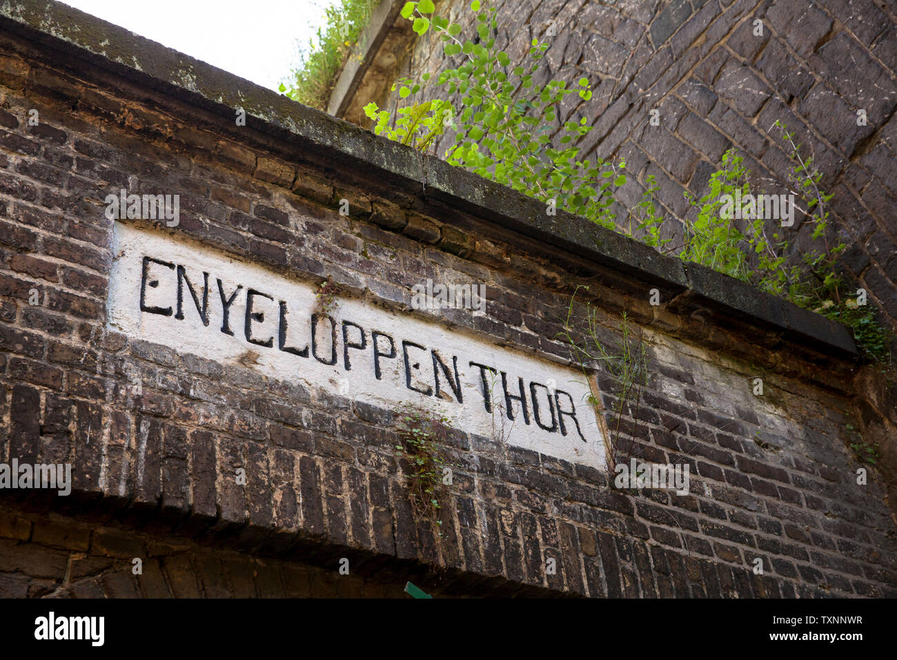 Enveloppen Thor, a gate of the Fort X, a part of the former inner fortress ring, Cologne, Germany.   Enveloppen Thor des Fort X, Teil des ehemaligen i Stock Photo