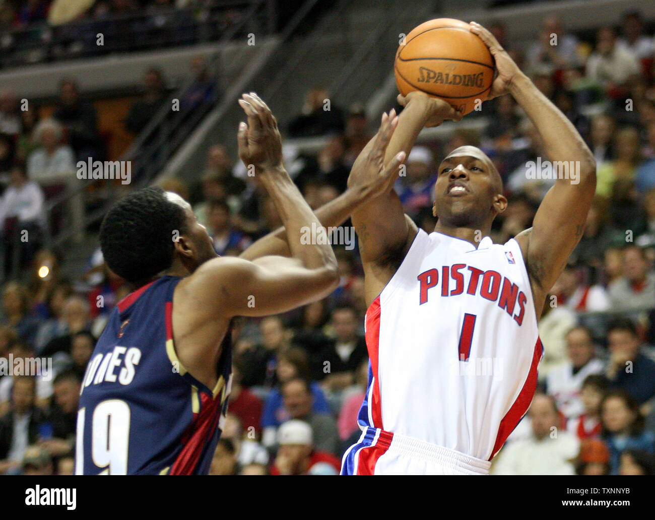 Detroit Pistons guard Chauncey Billups (1) shoots the ball under