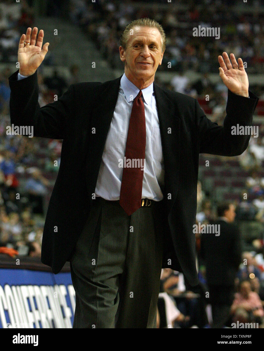 Miami Heat coach Pat Riley shows his disagreement with a foul call in the third quarter at The Palace of Auburn Hills in Auburn Hills, Mi on May 25, 2006.  The Detroit Pistons defeated the Heat 92-88 in game two of the Eastern Conference Finals to tie the series.  (UPI Photo/Scott R. Galvin) Stock Photo