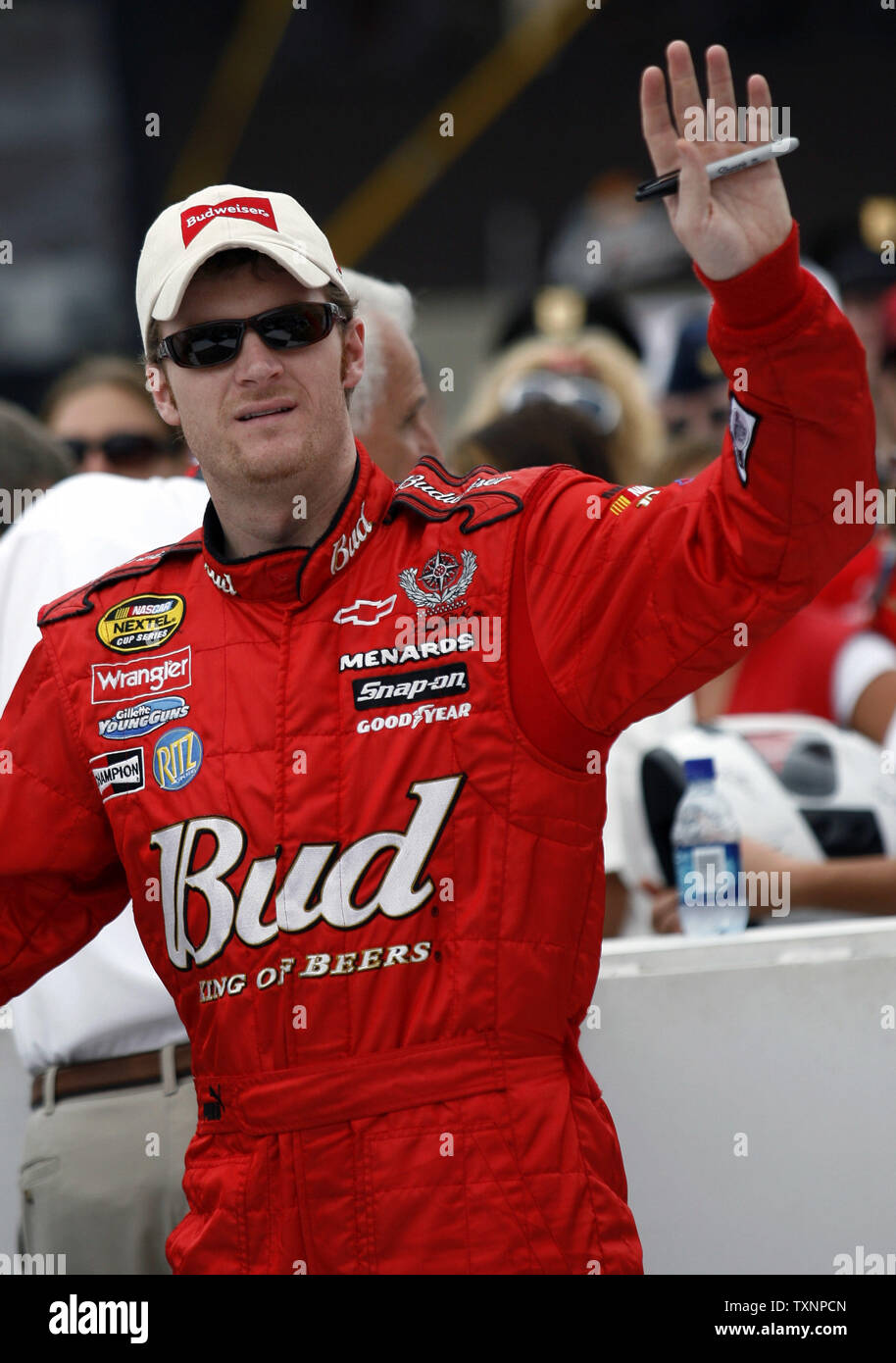 Nascar Driver Dale Earnhardt Jr Waves To The Crowd During Introductions Prior To The Start Of The 3m Performance 400 At The Michigan International Speedway In Brooklyn Mi On June 18 2006