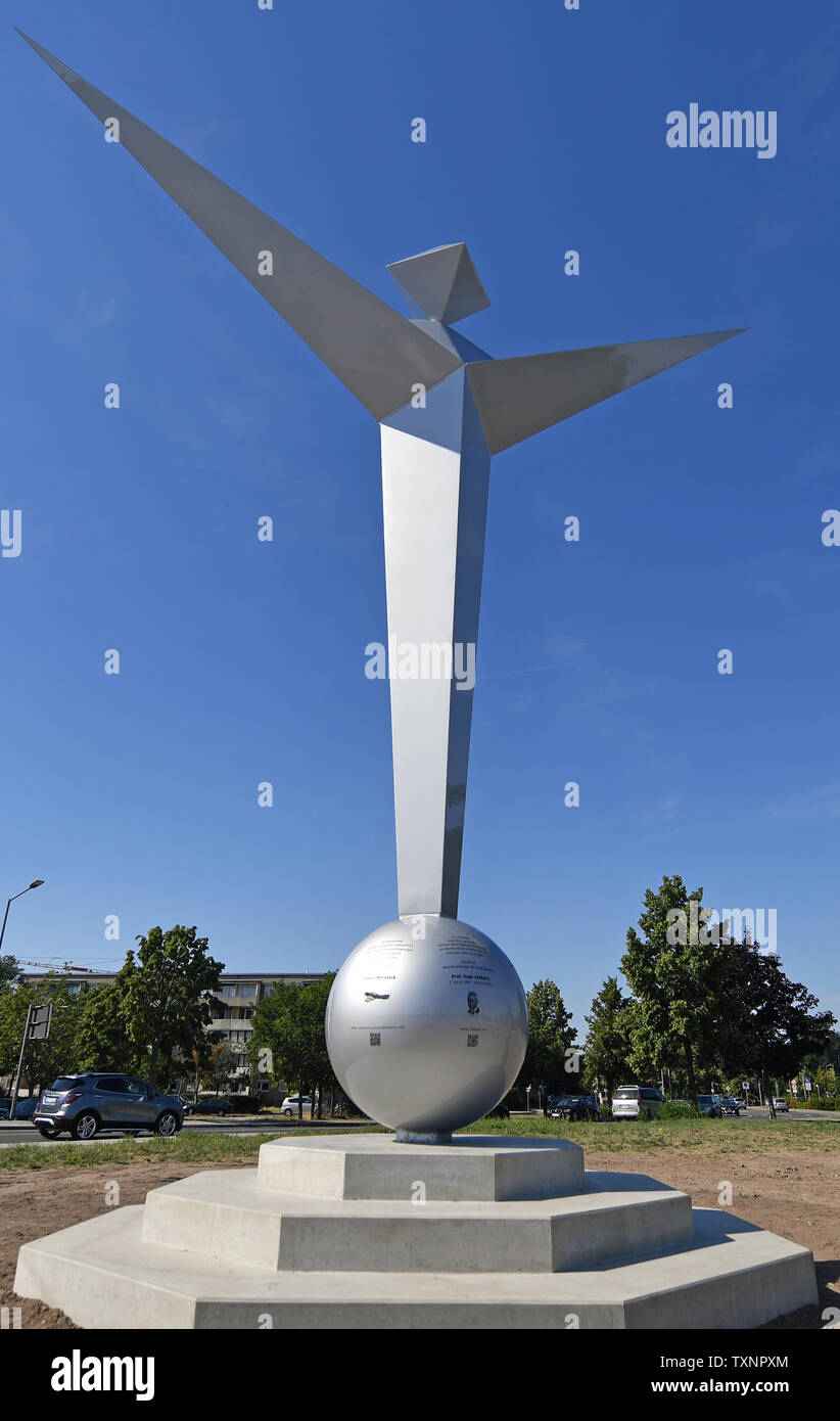 25 June 2019, Saxony-Anhalt, Dessau-Roßlau: A new monument in the centre of Dessau commemorates the aircraft pioneer Hugo Junkers. The occasion for the unveiling of the monument was the first flight of the Junkers F 13 100 years ago on 25.06.1919. Photo: Hendrik Schmidt/dpa-Zentralbild/dpa Stock Photo