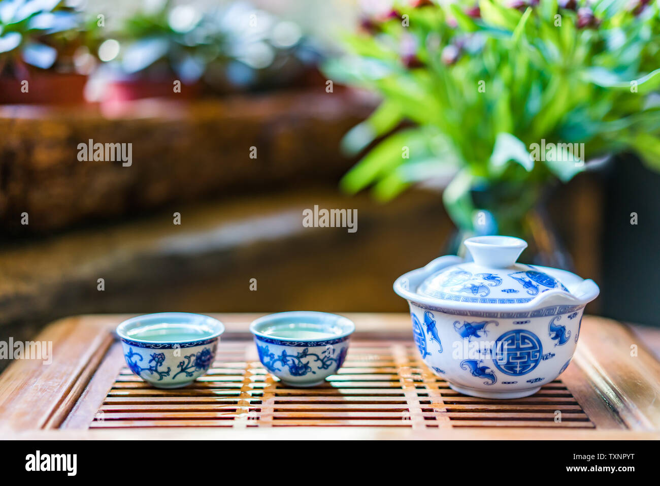 Blue and white tea set and tea Stock Photo Alamy