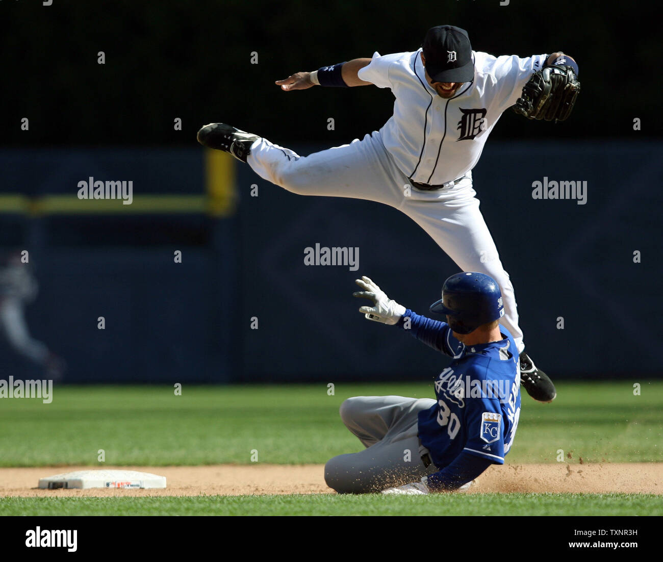 Detroit Tigers third baseman Miguel Cabrera catches a grounder hit by  Chicago White Sox' Brian Anderson for an out in the eighth inning of a  baseball game Sunday, April 6, 2008, in