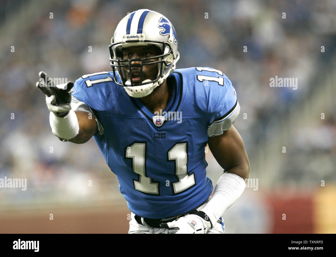 Detroit Lions Roy Williams signals a first down after catching a pass  against the Miami Dolphins at Ford Field in Detroit, Michigan on November  23, 2006. (UPI Photo/Matthew Mitchell Stock Photo - Alamy