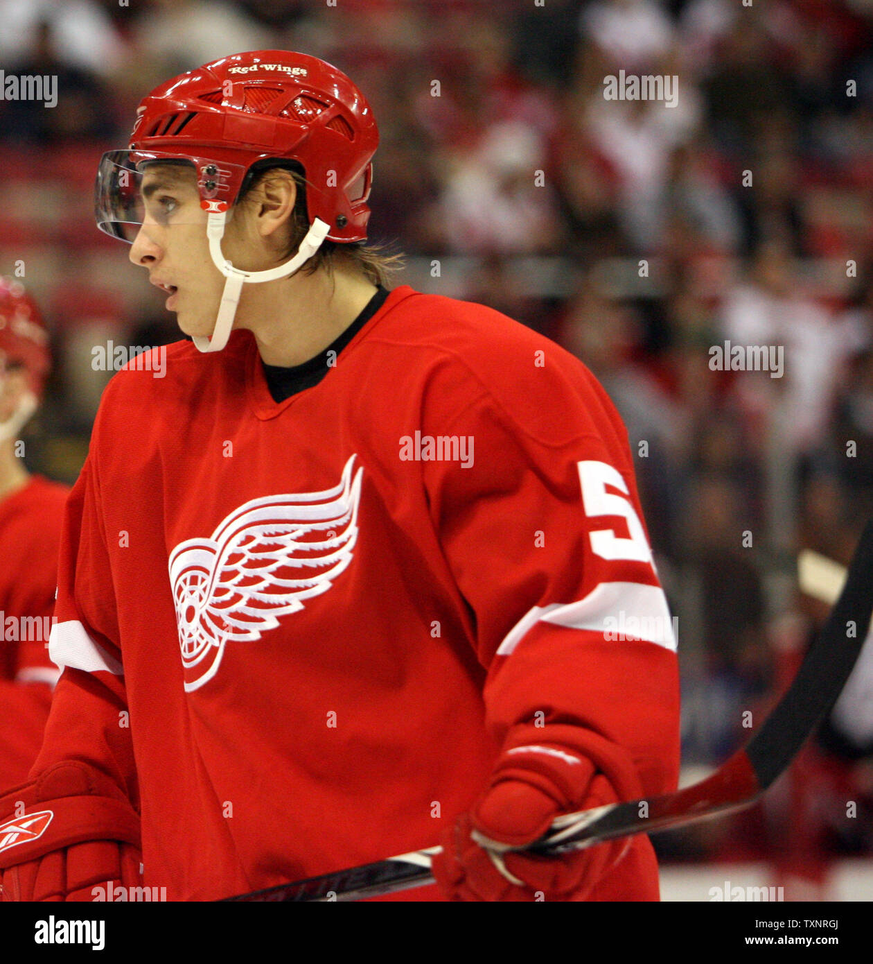 Pavel Datsyuk, ex-Detroit Red Wings star, signs with hometown team