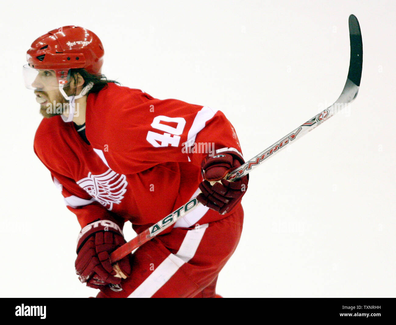 Henrik Zetterberg: Red Wings captain grinds through trying season - Sports  Illustrated