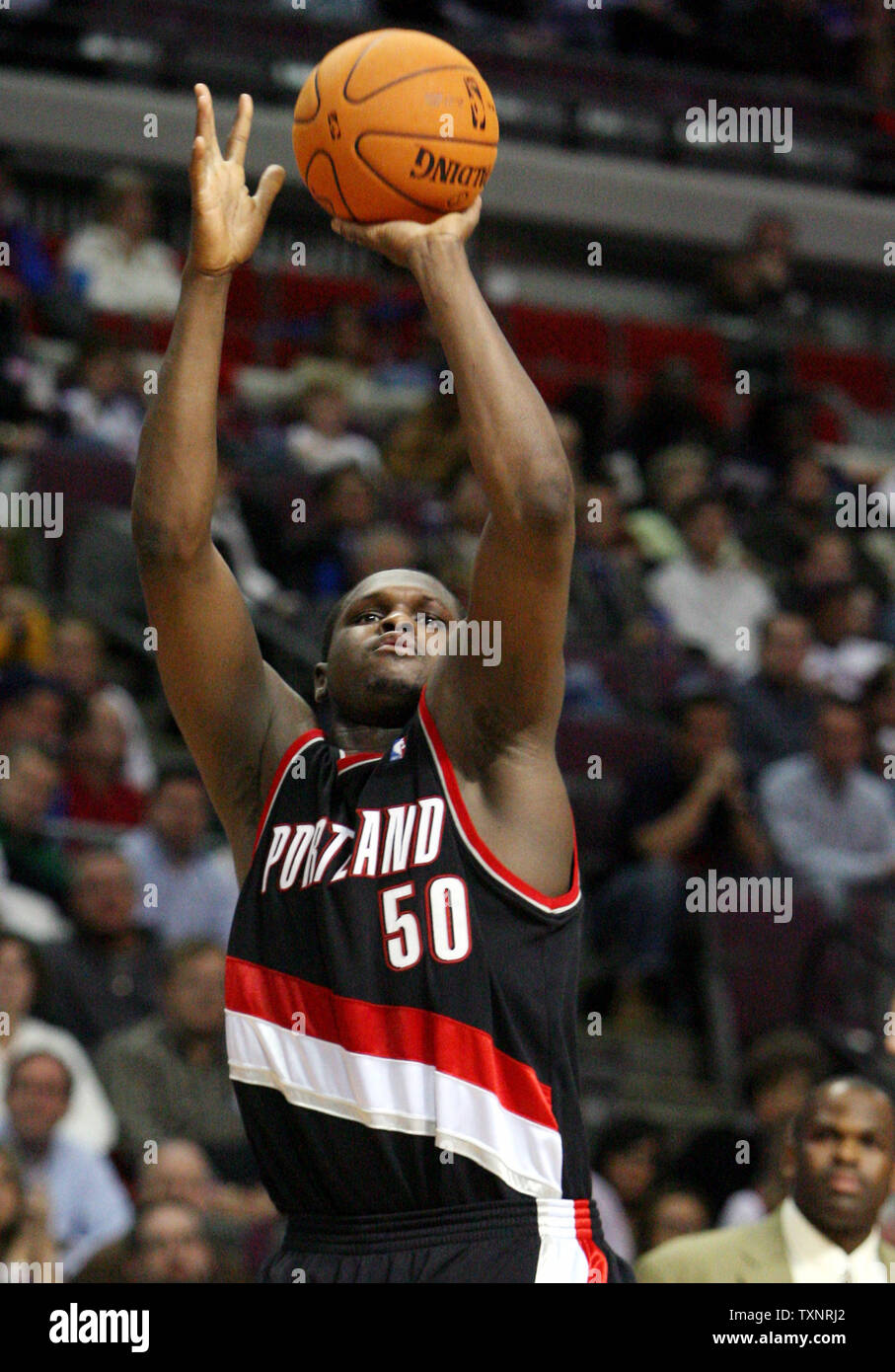Portland Trail Blazers forward Zach Randolph (50) makes a long two-point shot in the fourth quarter against the Detroit Pistons at The Palace of Auburn Hills in Auburn Hills, Michigan on December 5, 2006.  Randolph scored 31 points in the Trail Blazers' 88-85 victory over the Pistons.  (UPI Photo/Scott R. Galvin) Stock Photo