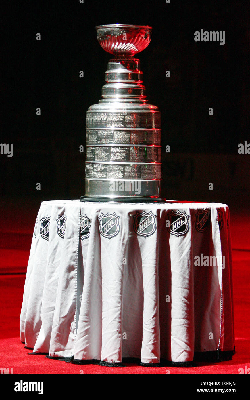 The Stanley cup rests near center ice during the Steve Yzerman jersey retirement ceremony at Joe Louis Arena in Detroit on January 2, 2007.  Yzerman helped the Red Wings win the Stanley Cup three times during his 23-year career.  (UPI Photo/Scott R. Galvin) Stock Photo