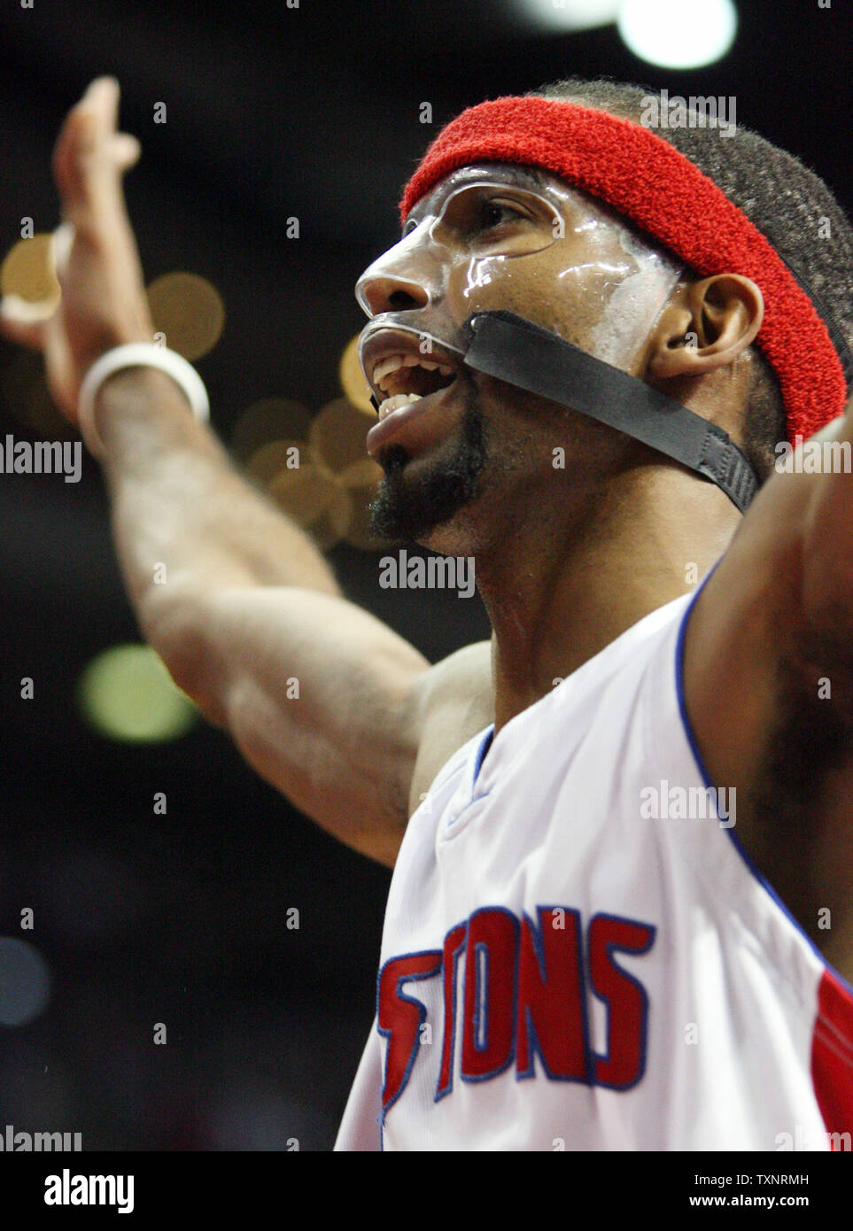 Detroit Pistons guard Richard Hamilton guards against the inbound pass by the Charlotte Bobcats