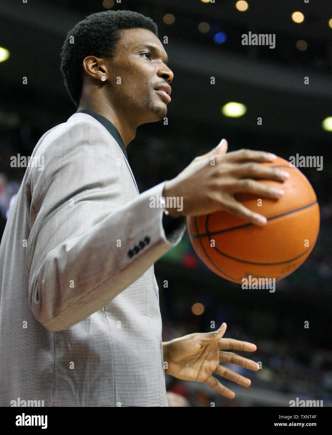 Chris bosh 2006 hi-res stock photography and images - Alamy
