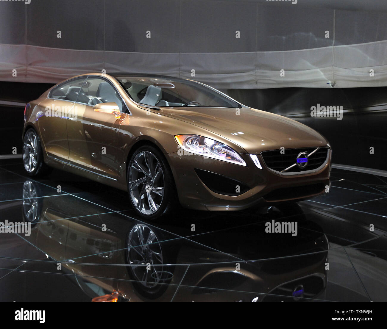 Volvo introduces the S60 concept car at the North American International  Auto Show at the Cobo Center on January 11, 2009 in Detroit, Michigan. (UPI  Photo/Brian Kersey Stock Photo - Alamy, image size:1300x1106