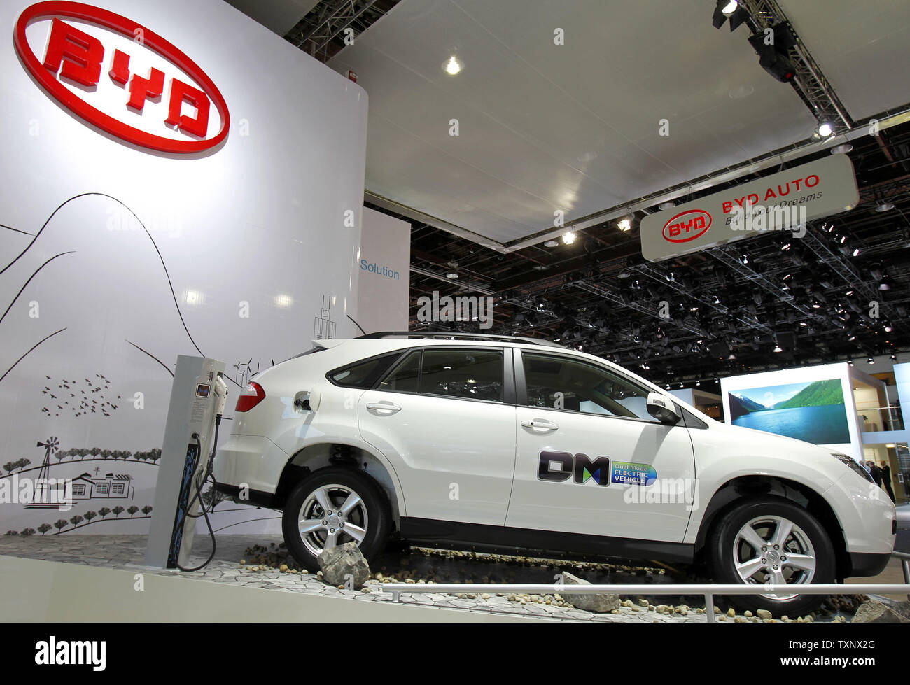 The BYD S6 Dual Mode Electric Car was revealed at the 2011 North American International Auto