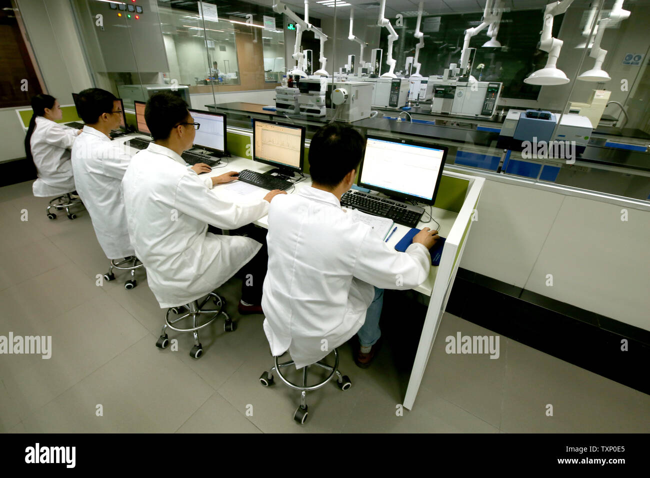 china tarriffs on lcd monitors factory