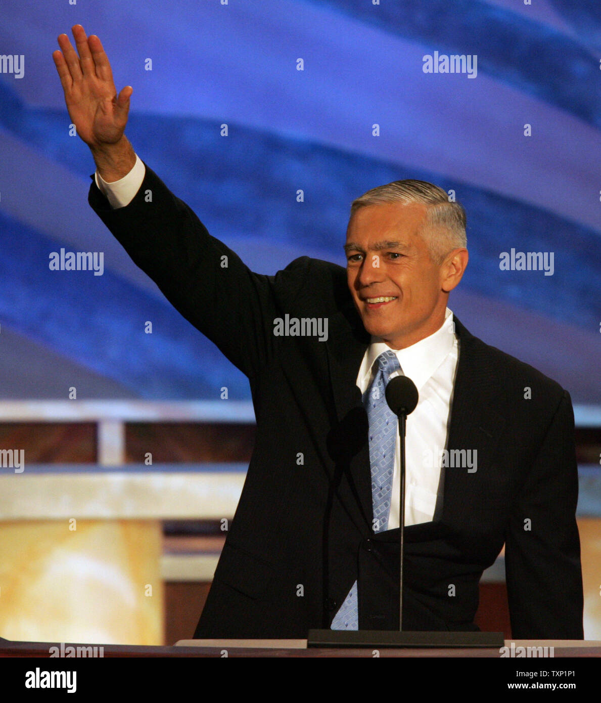 Gen wesley clark hires stock photography and images Alamy