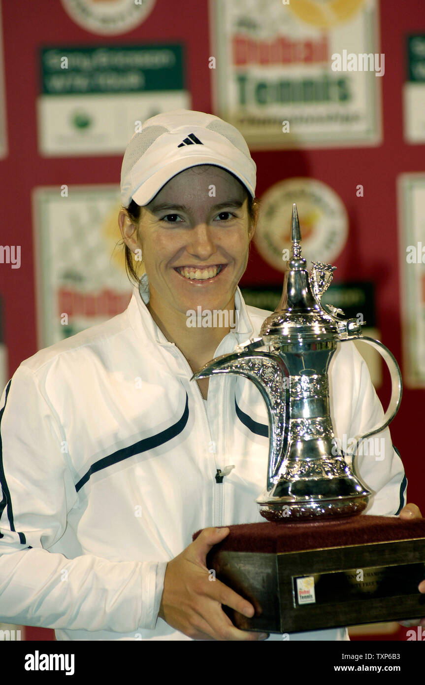 Justine Henin-Hardenne of Belgium(L) defeated Maria Sharpova of Russia(R)  7-5, 6-2 in the finals of the Dubai Tennis Championships in Dubai, United  Arab Emirates on February 25, 2006. Justine won US$ 159,000.00