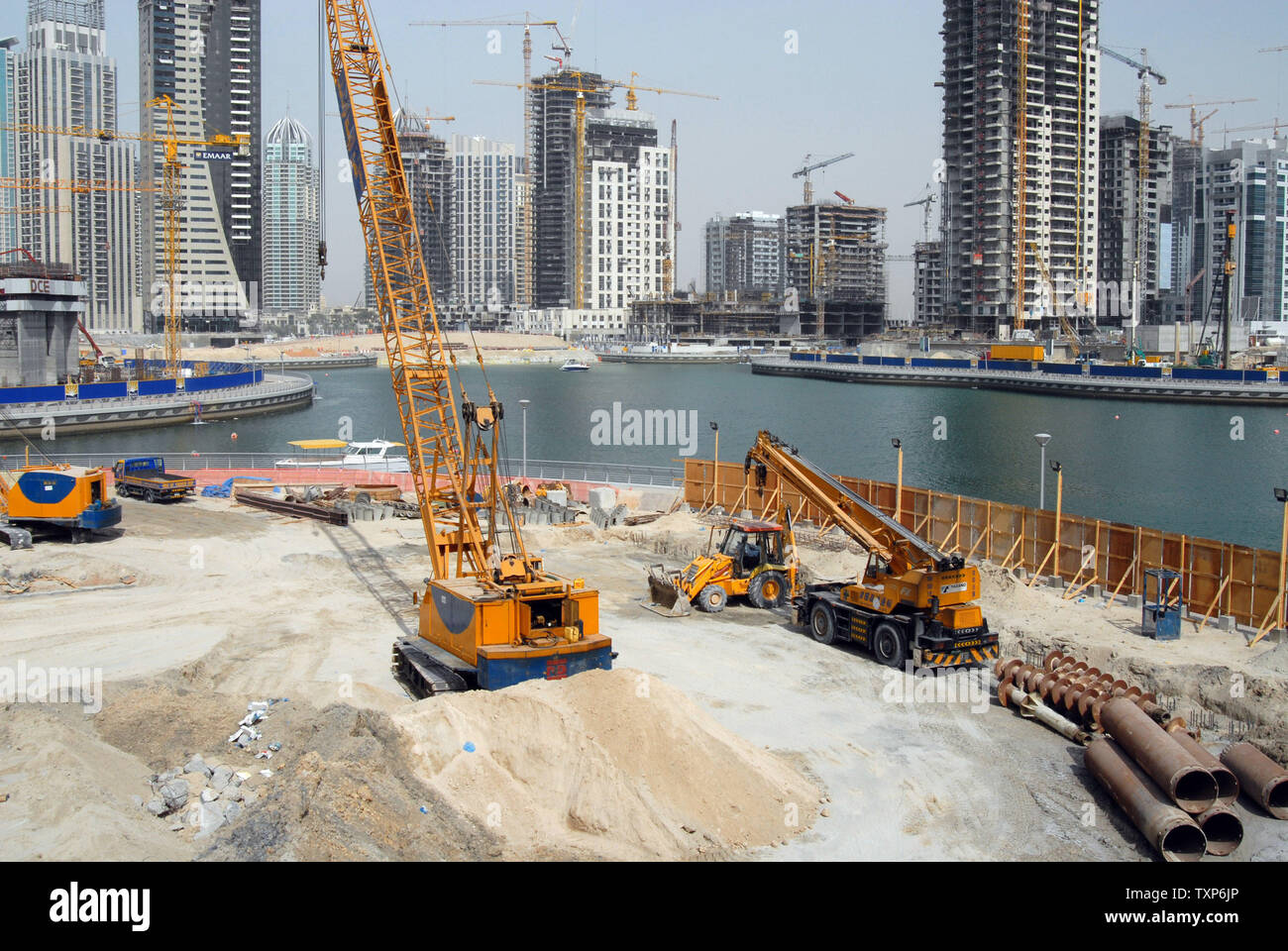 Construction Of Dubai Marine One Of The Largest Man Made Water Front Developments In The World Is Underway In Dubai On March 14 07 The Development Project Will Cover 4 9 Million Square Meters And