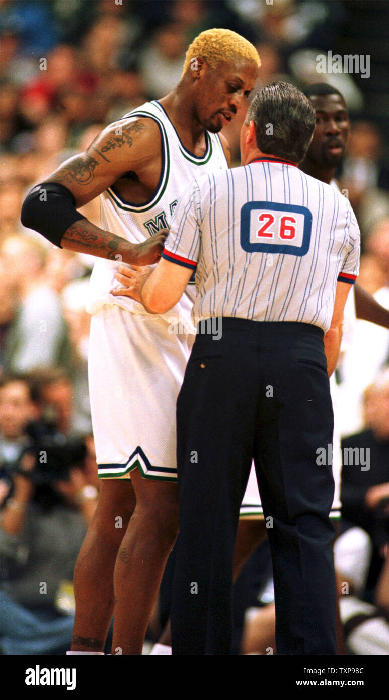 Dennis rodman 2000 hi-res stock photography and images - Alamy