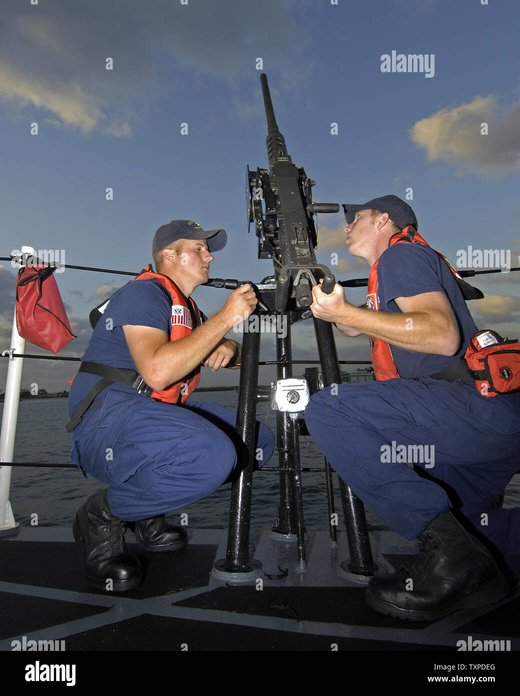 50 caliber machine gun hires stock photography and images Alamy
