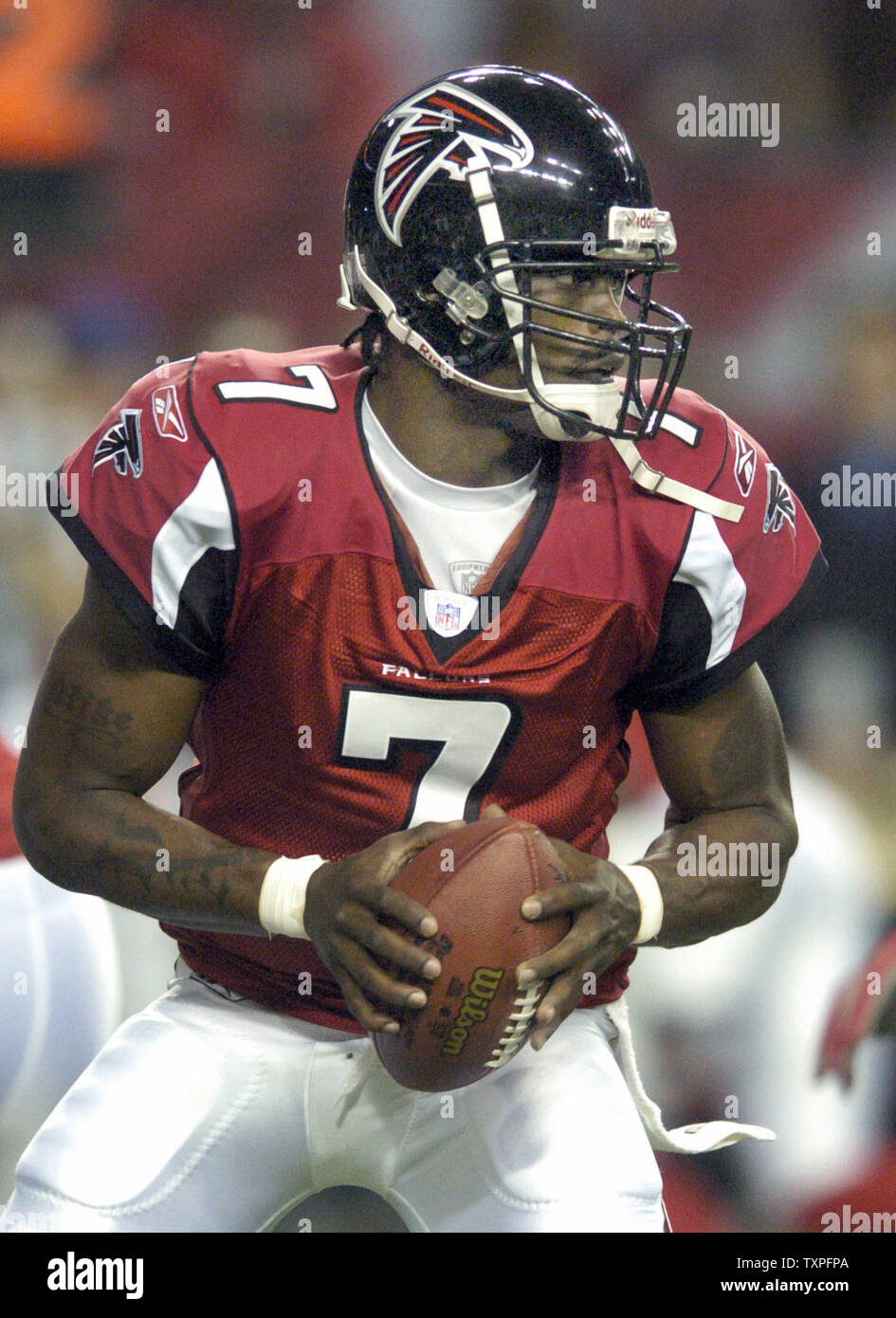 Michael vick falcons hi-res stock photography and images - Alamy