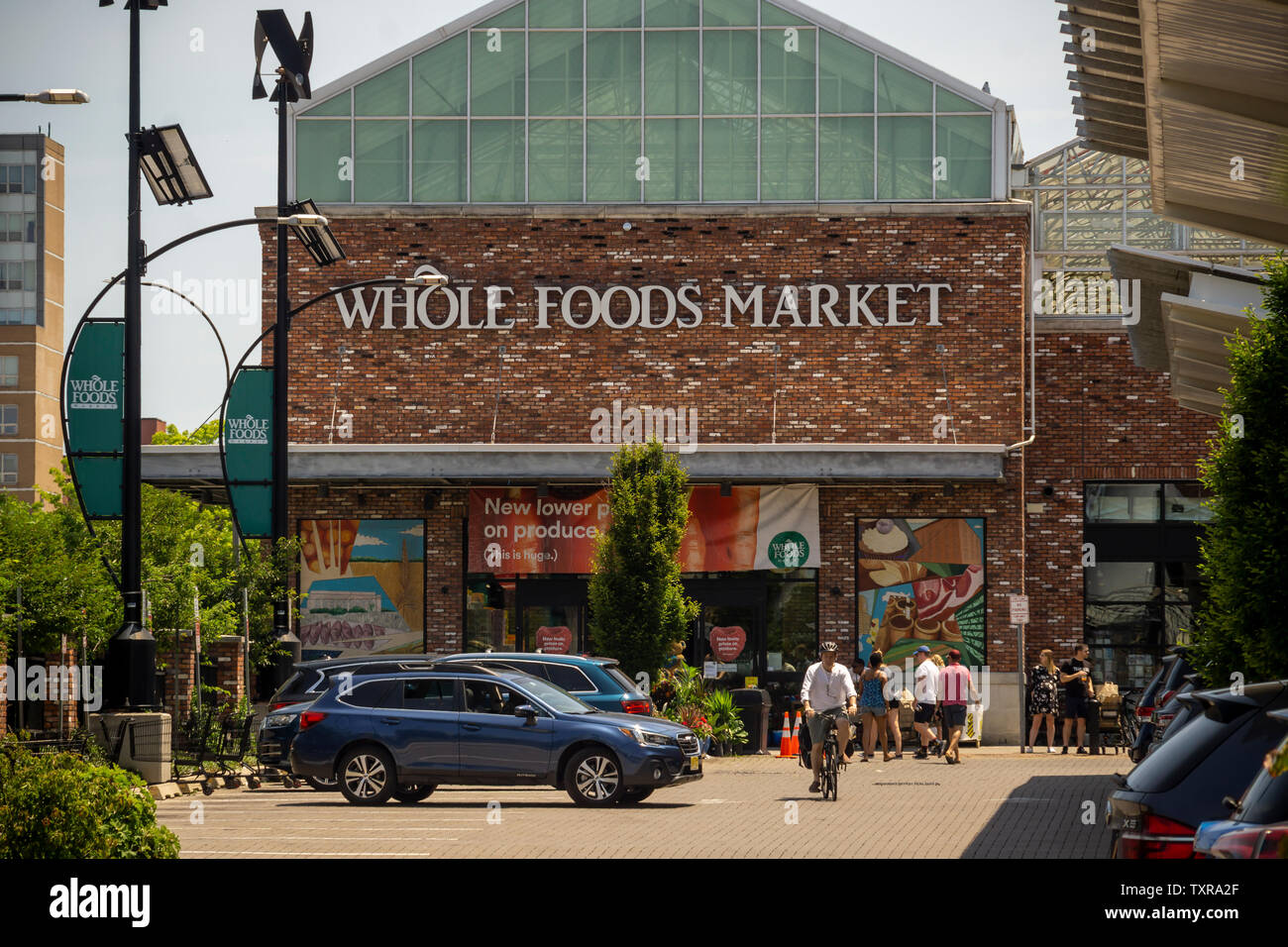 The busy Whole Foods Market in the Gowanus neighborhood in Brooklyn in New York on Sunday, June 23, 2019.  (© Richard B. Levine) Stock Photo