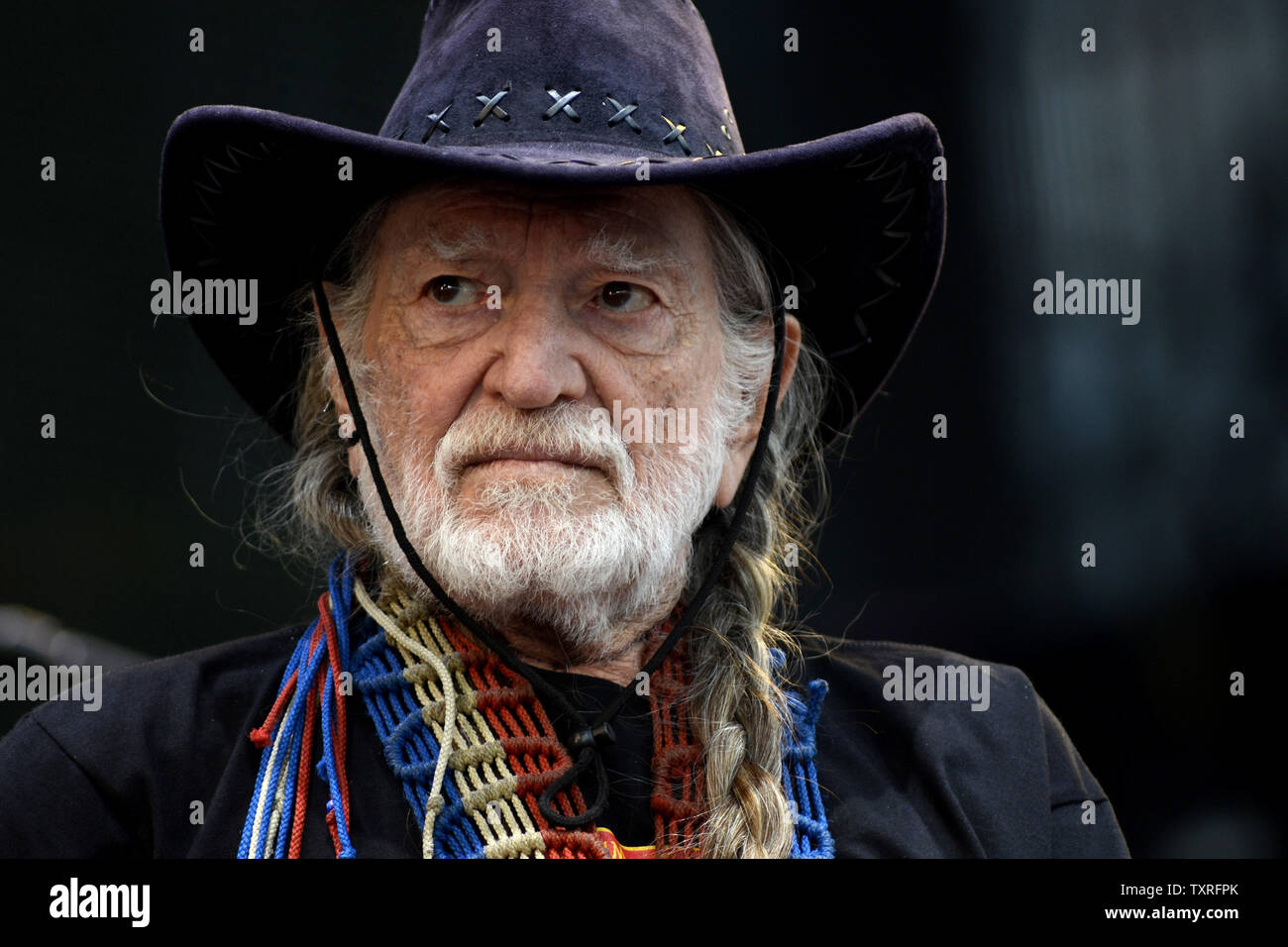 Willie Nelson joins Grace Potter and the Nocturnals at stage during