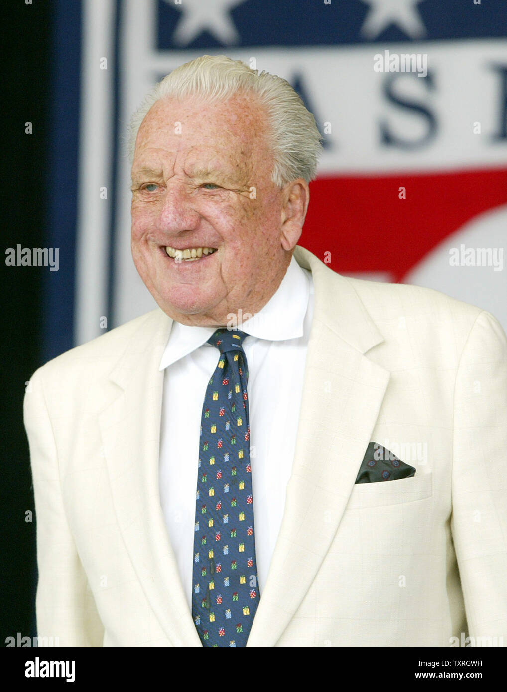 Baseball Hall of Famer Ralph Kiner smiles as he is introduced before