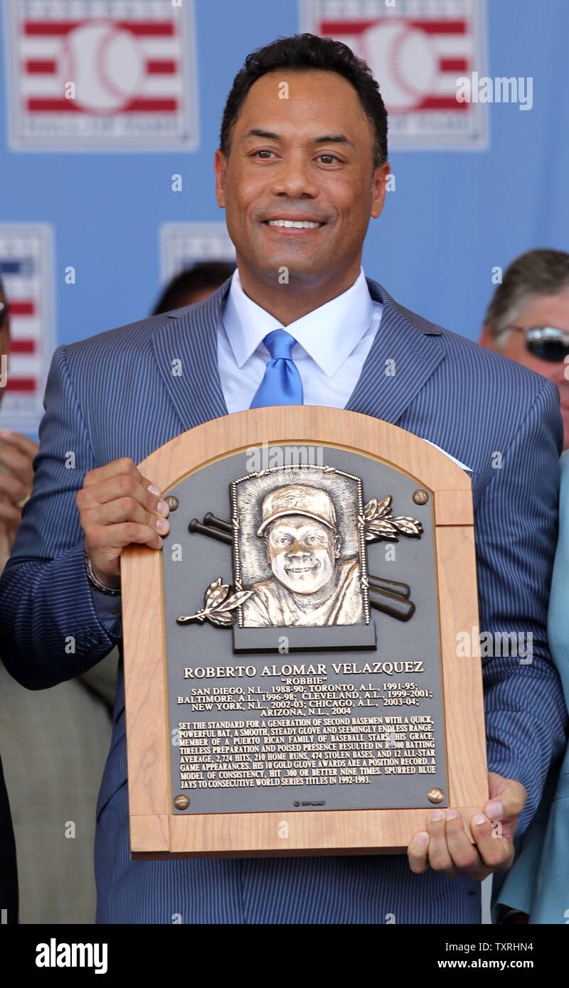Roberto alomar hi-res stock photography and images