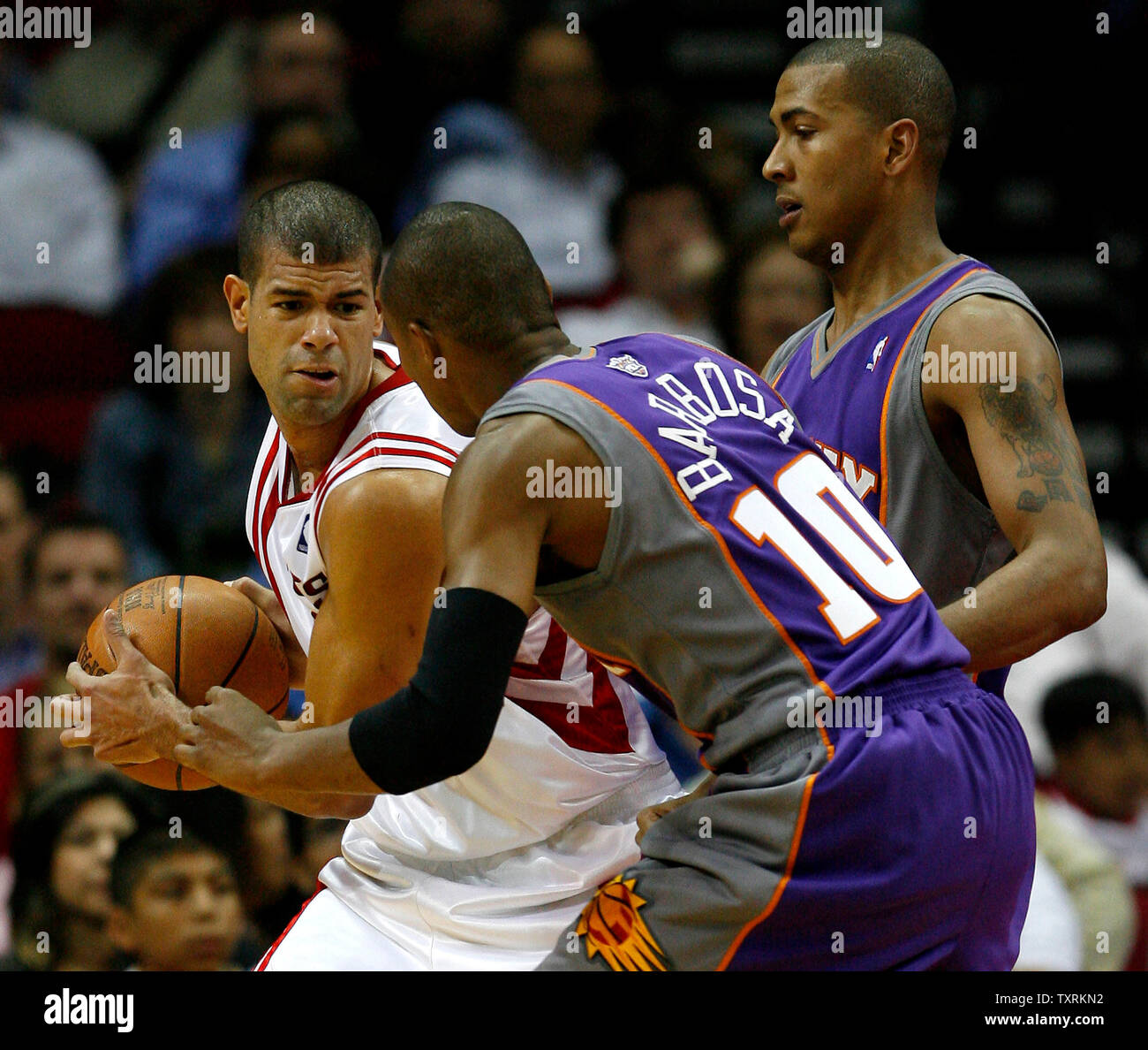 Phoenix Suns guard Leandro Barbosa (10) and his teammate guard Raja ...