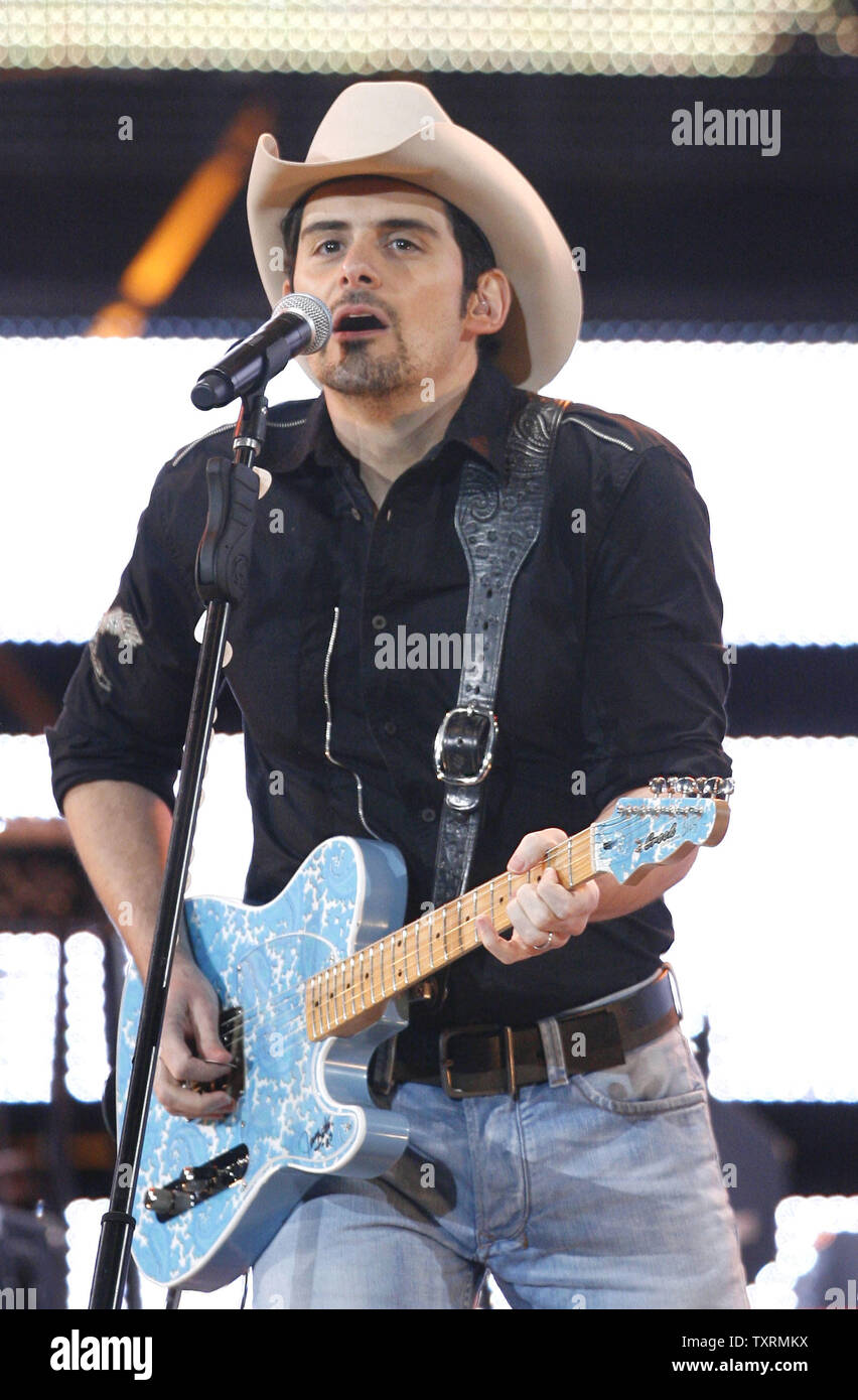 Brad Paisley performs before a soldout crowd during the 2009