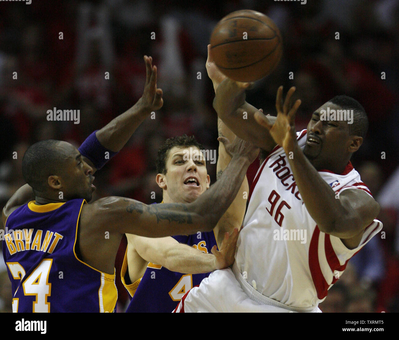 ron artest pass to kobe