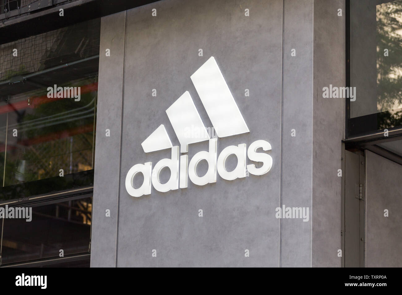 Adidas store nyc hi-res stock photography and images - Alamy