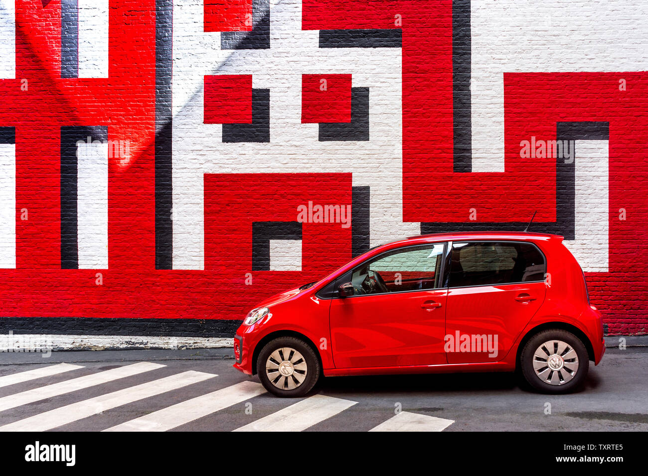 Painted entrance wall to the 'Centrale for Contemporary Art' gallery, Saint-Gilles, Brussels, Belgium. Stock Photo