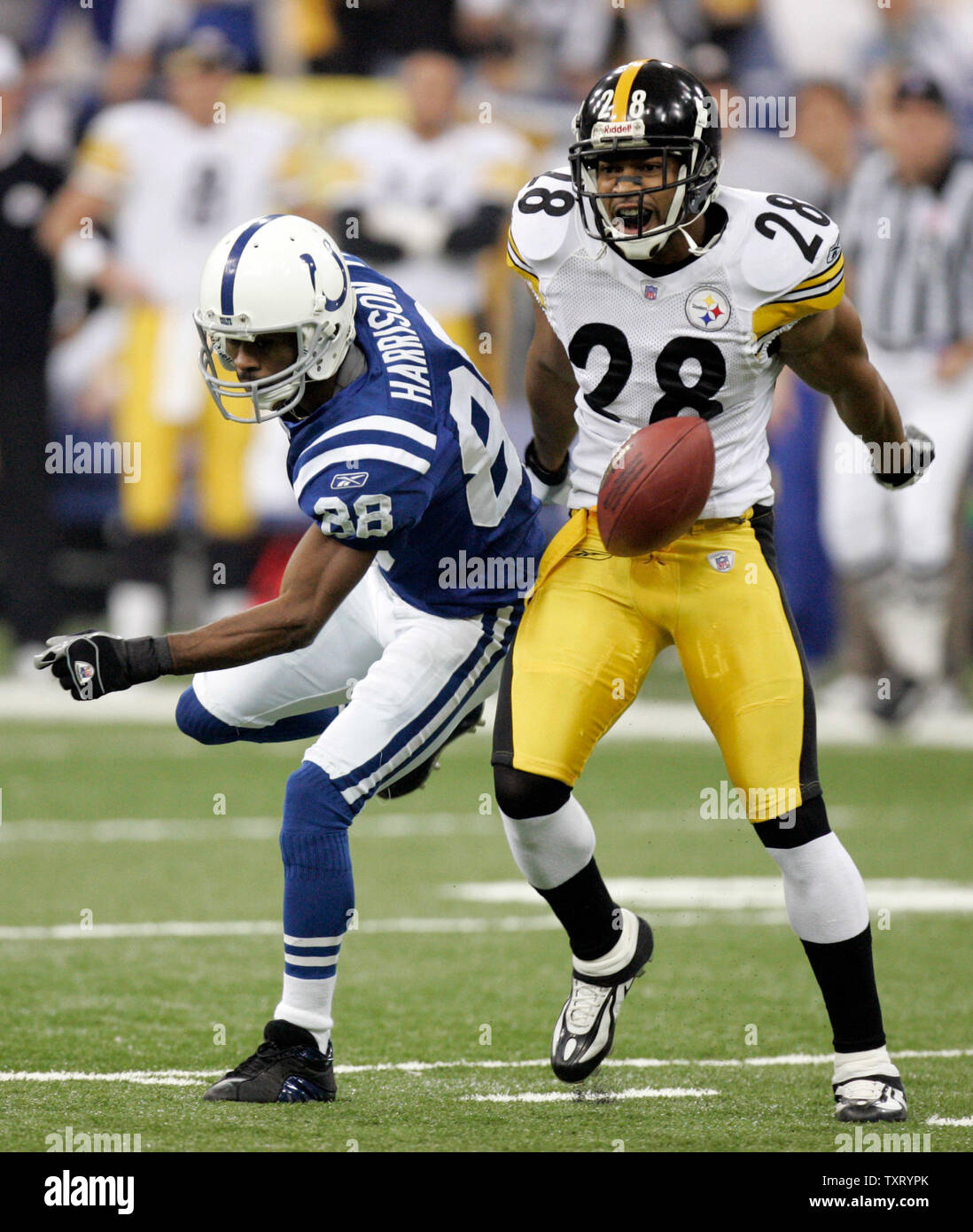 Pittsburgh Steelers safety Chris Hope (28) breaks up a pass intended for Indianapolis Colts wide receiver Marvin Harrison (88), during their AFC Divisional playoff game at the RCA Dome in Indianapolis, In January 15, 2006. (UPI Photo/Mark Cowan) Stock Photo