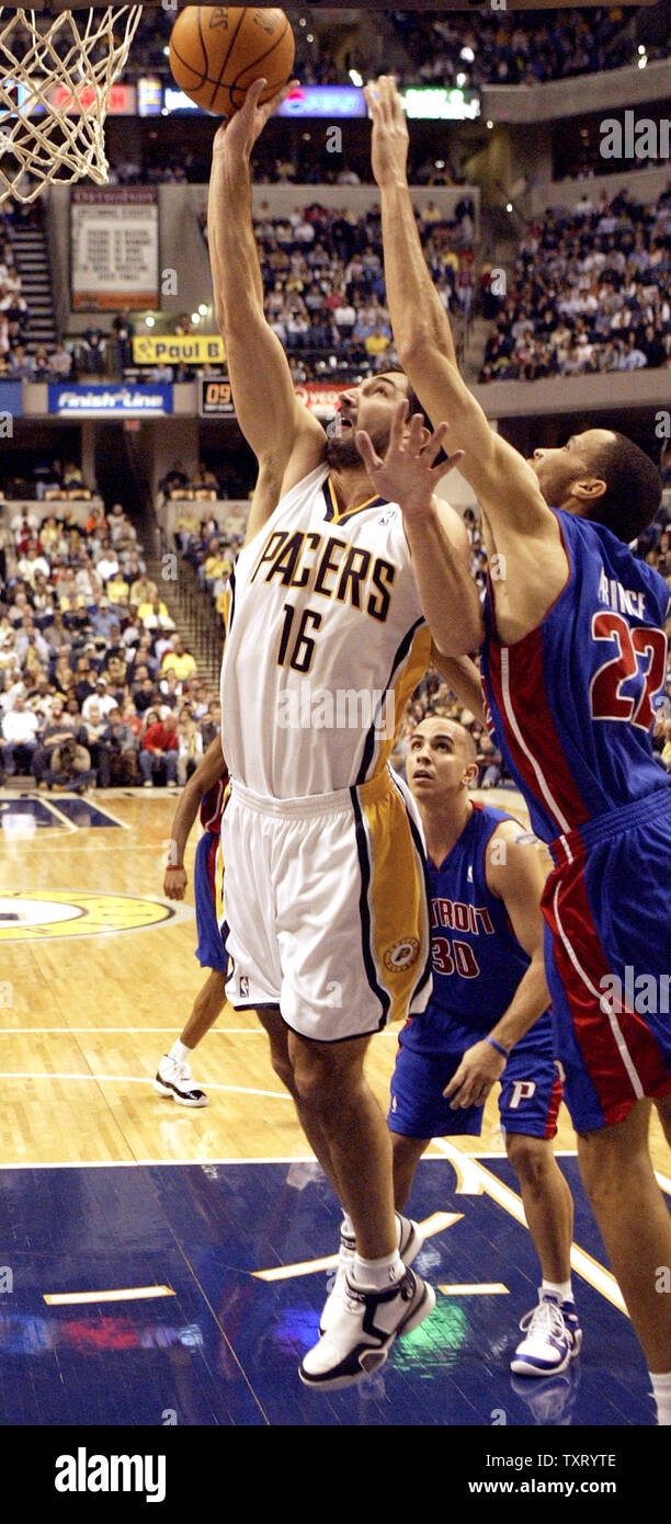 2006/7 UD Hardcourt Peja Stojakovic jersey card Indiana Pacers